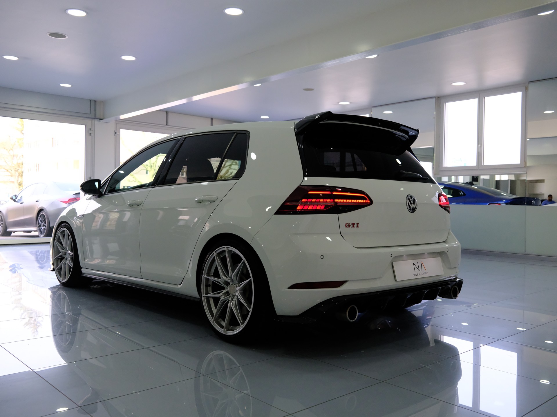 VW Golf 2.0 TSI GTI Performance DSG-image-4