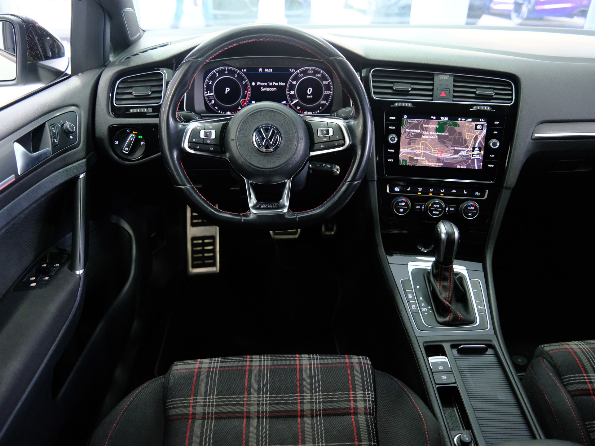 VW Golf 2.0 TSI GTI Performance DSG-image-11