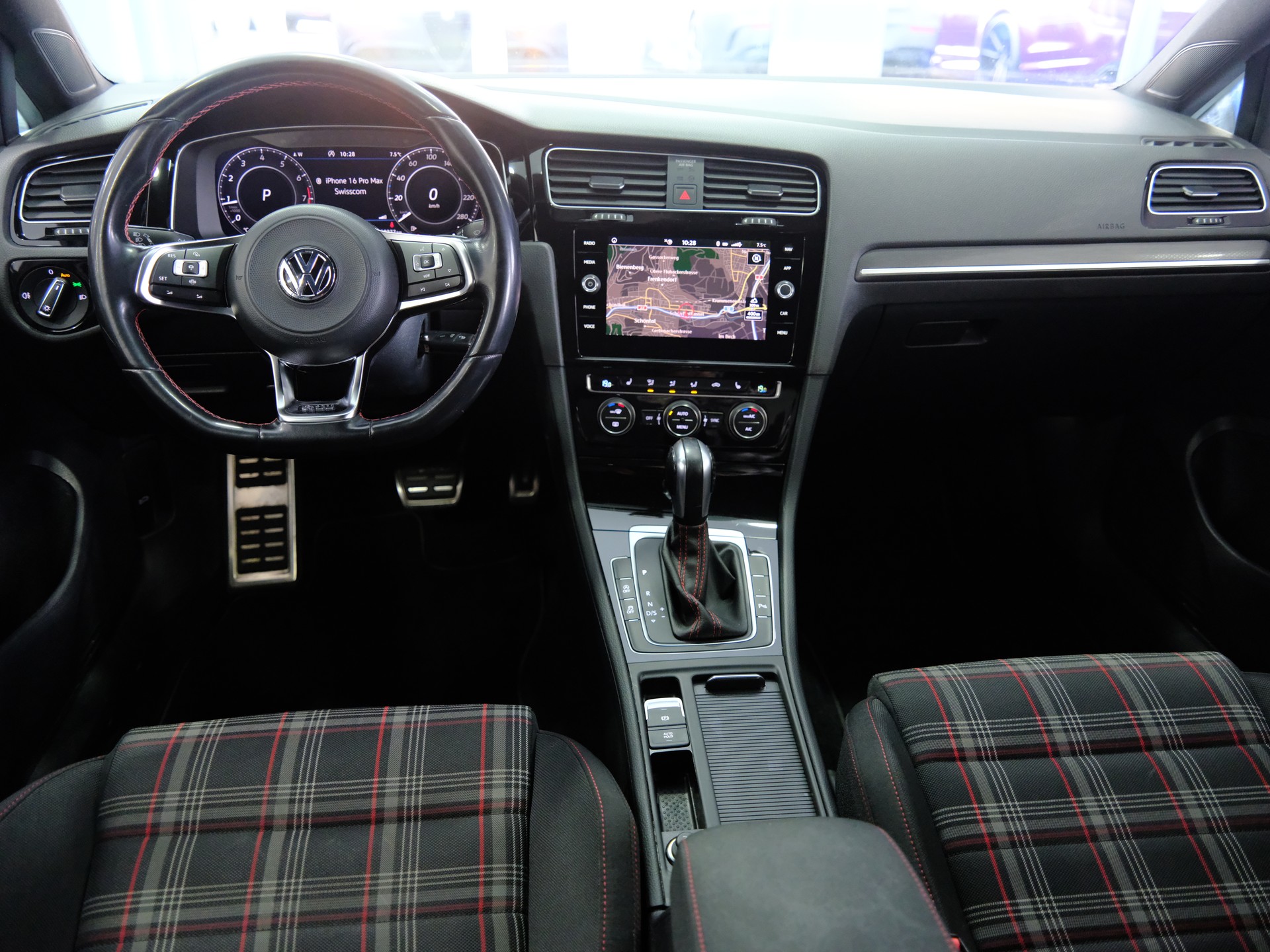 VW Golf 2.0 TSI GTI Performance DSG-image-12