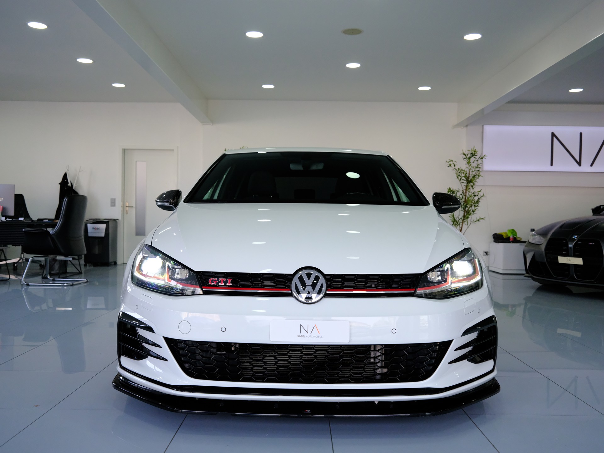 VW Golf 2.0 TSI GTI Performance DSG-image-2