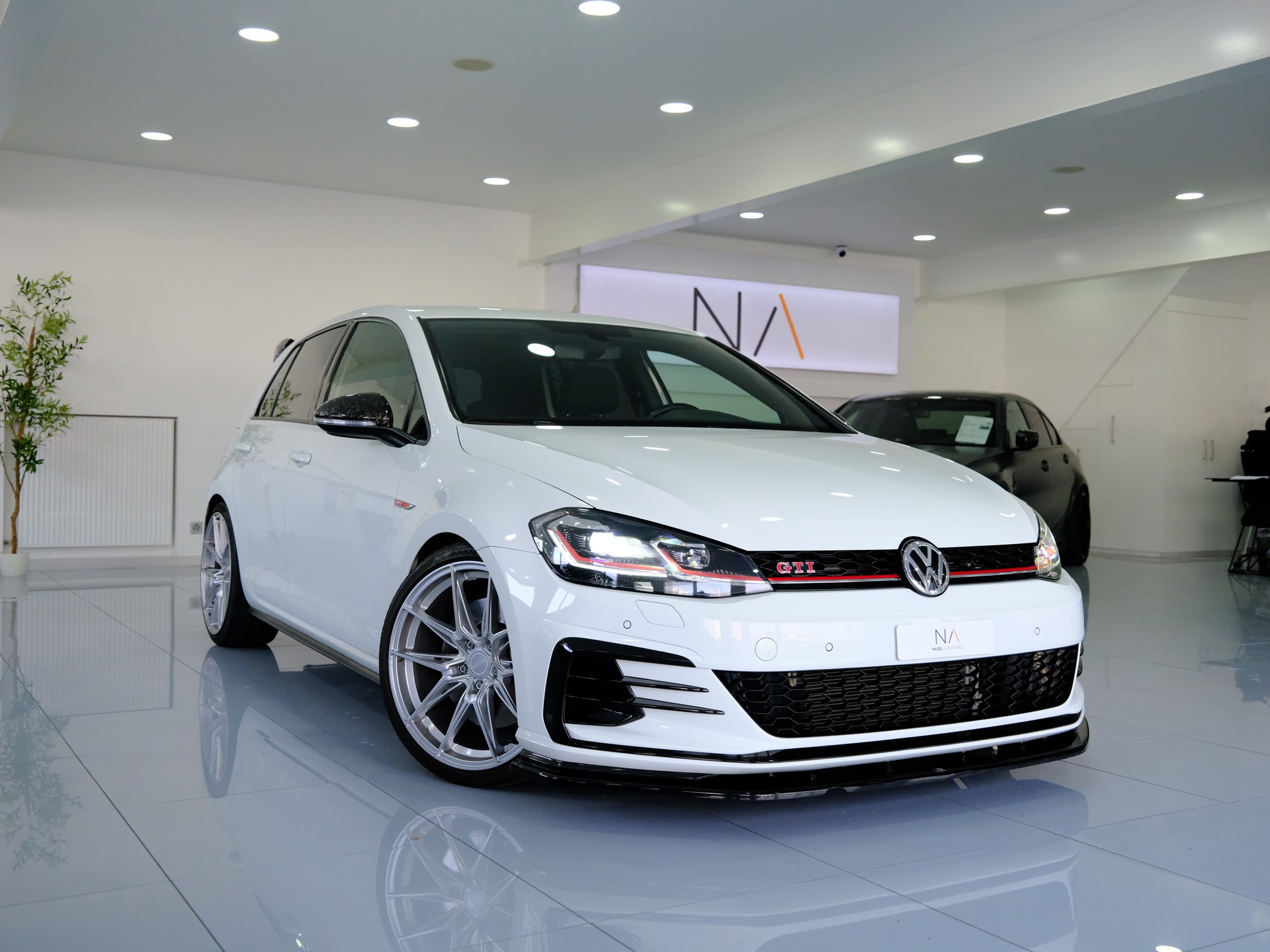 VW Golf 2.0 TSI GTI Performance DSG-image-0