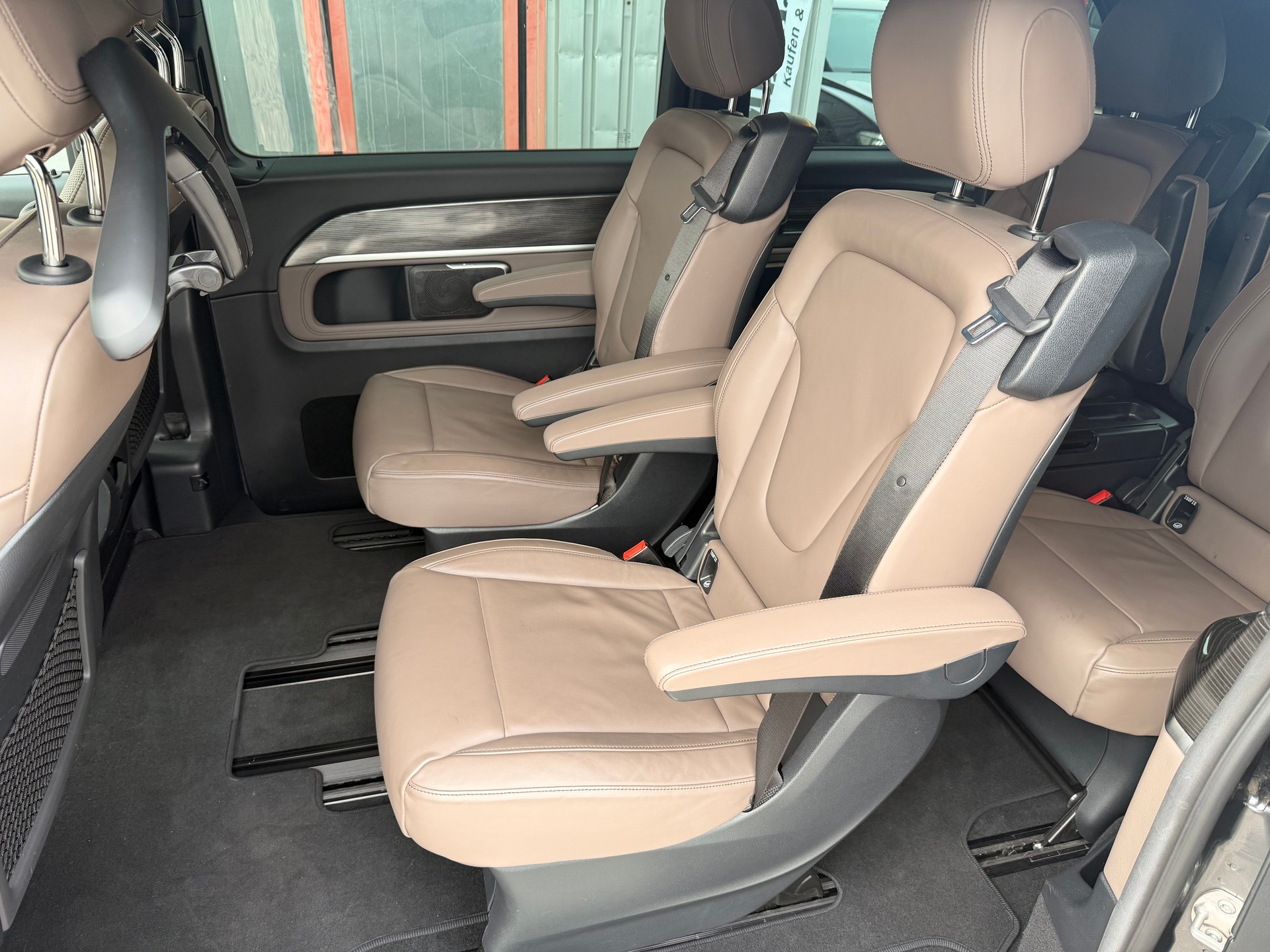 MERCEDES-BENZ V 300 d lang Avantgarde 4Matic 9G-Tronic-image-10