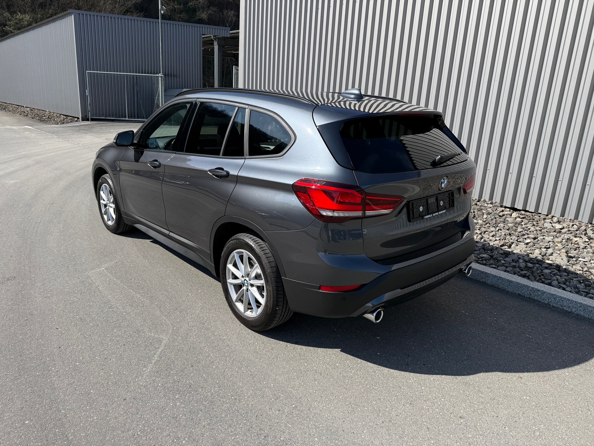 BMW X1 xDrive 18d xLine Steptronic 1350 Kilomètres CERTIFIÉS-showroom-element-2