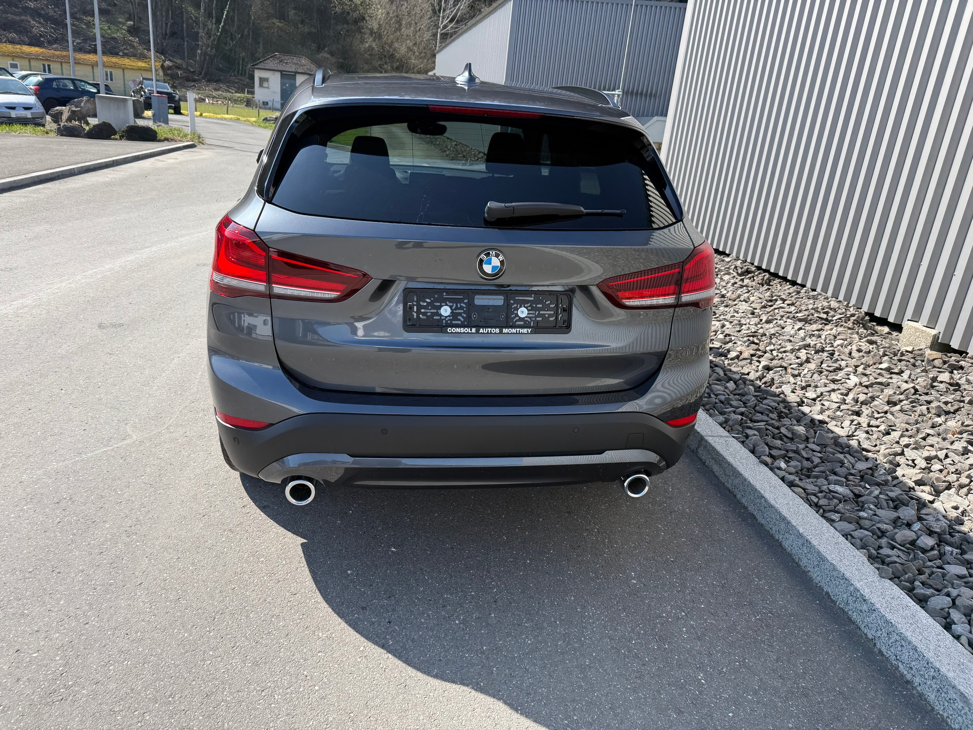BMW X1 xDrive 18d xLine Steptronic 1350 Kilomètres CERTIFIÉS-showroom-element-3