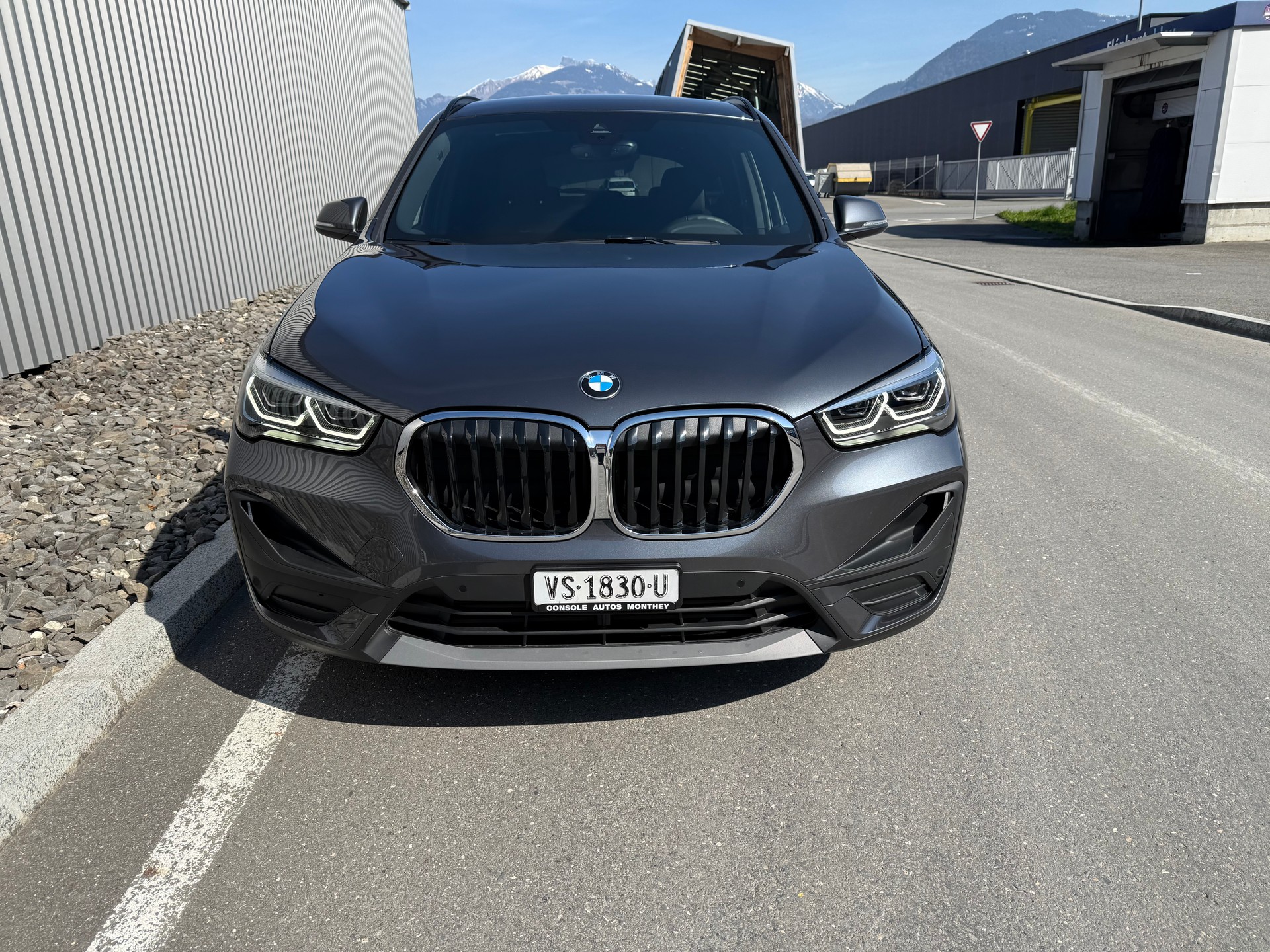 BMW X1 xDrive 18d xLine Steptronic 1350 Kilomètres CERTIFIÉS-image-4
