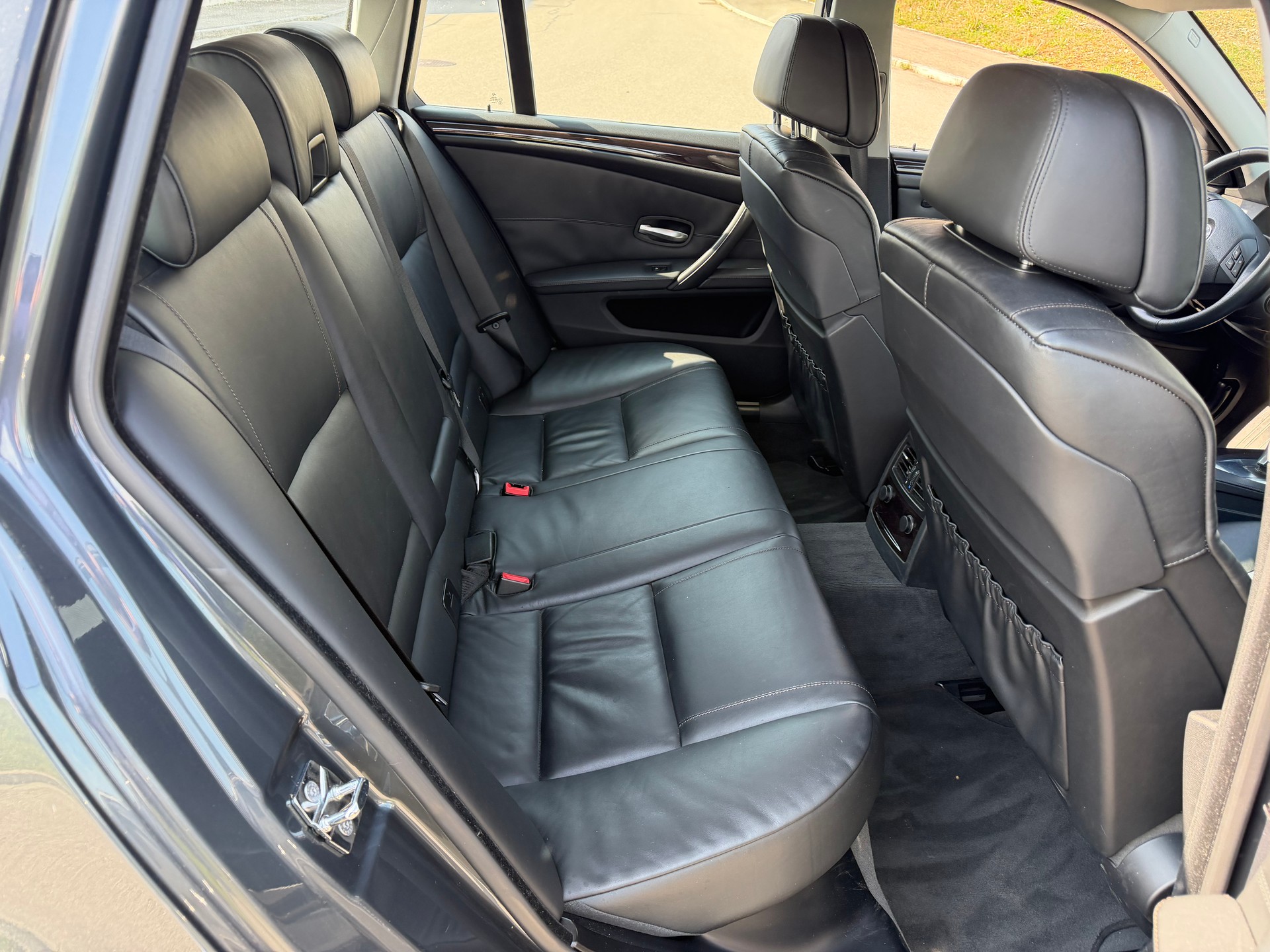 BMW 525xi Touring Steptronic-image-7