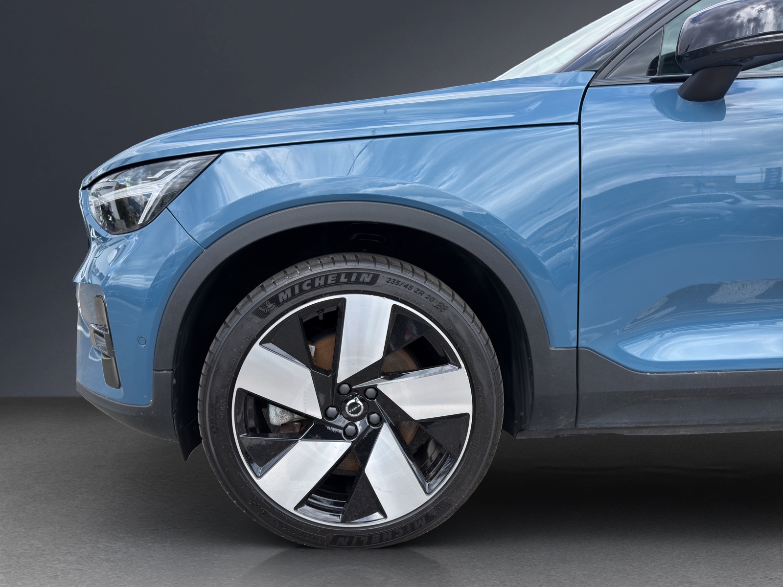 VOLVO XC40 Recharge P8 Twin AWD Pure Electric Ultimate-image-9