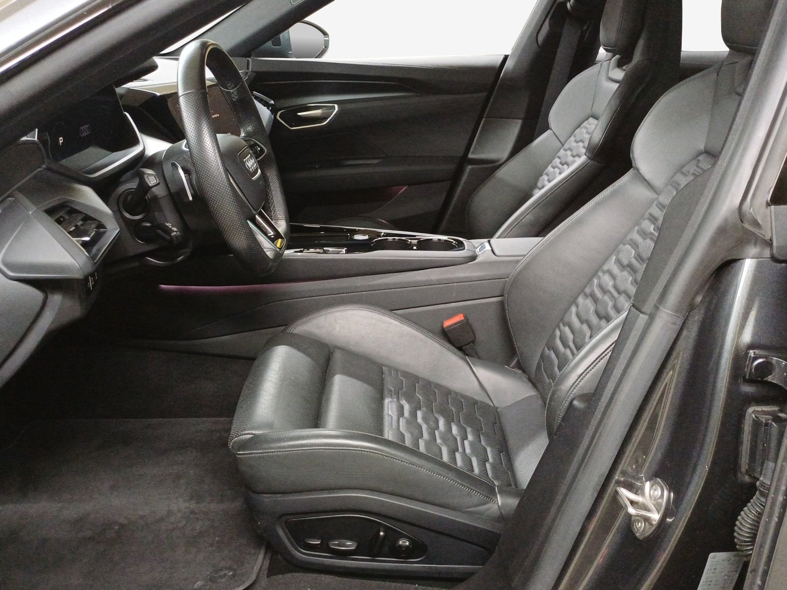 AUDI e-tron GT quattro-image-8