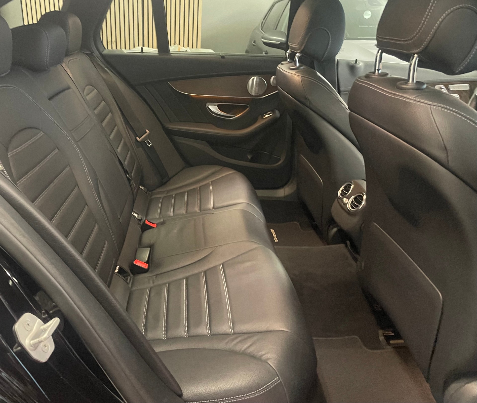 MERCEDES-BENZ C 400 AMG Line 4Matic 7G-Tronic-image-15