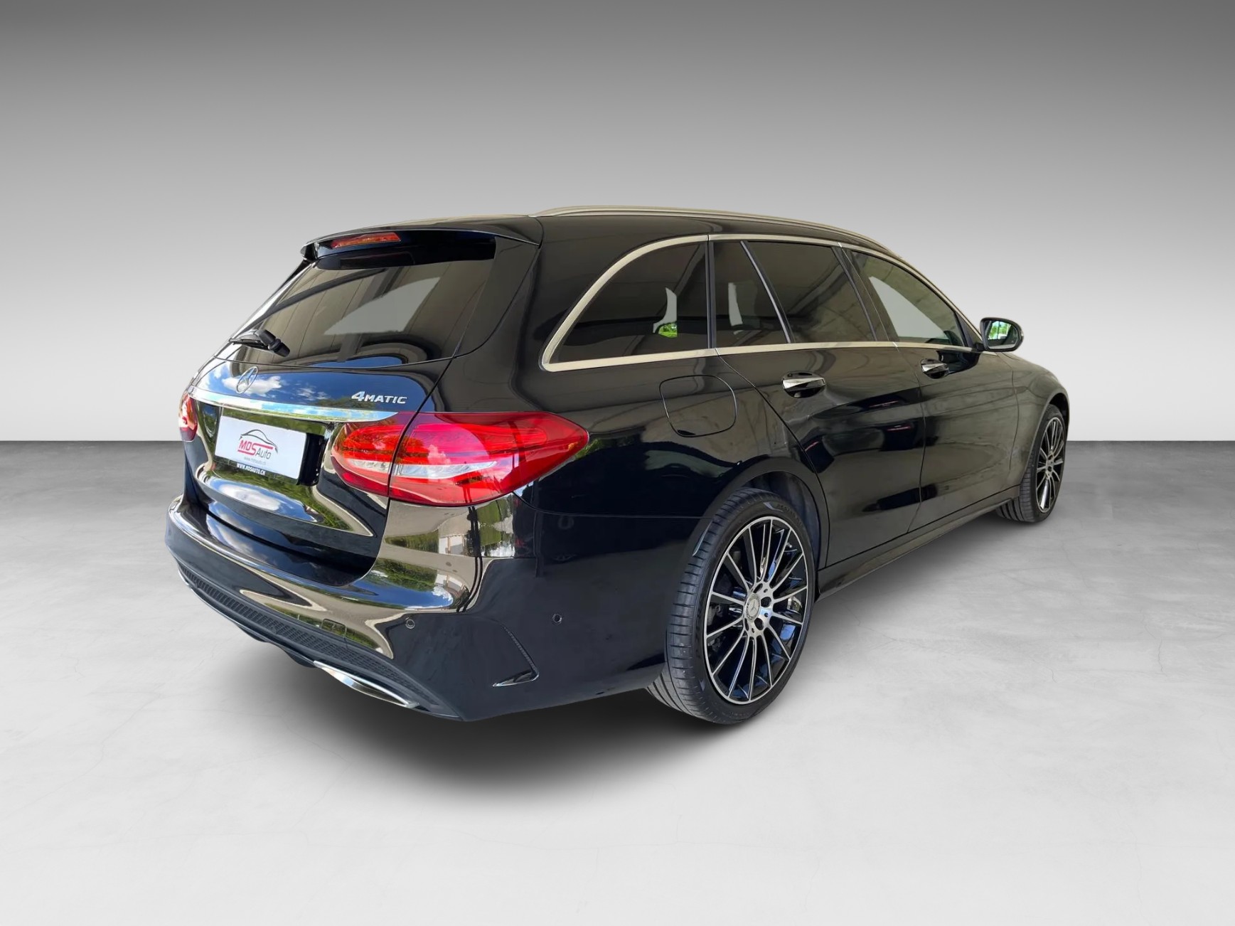 MERCEDES-BENZ C 400 AMG Line 4Matic 7G-Tronic-image-5