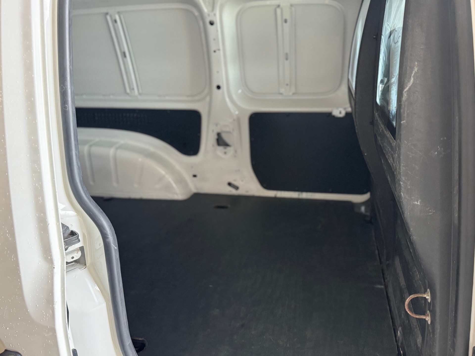 VW VW Caddy Maxi 2.0TDI 4Motion BlueMotion Technology-image-11