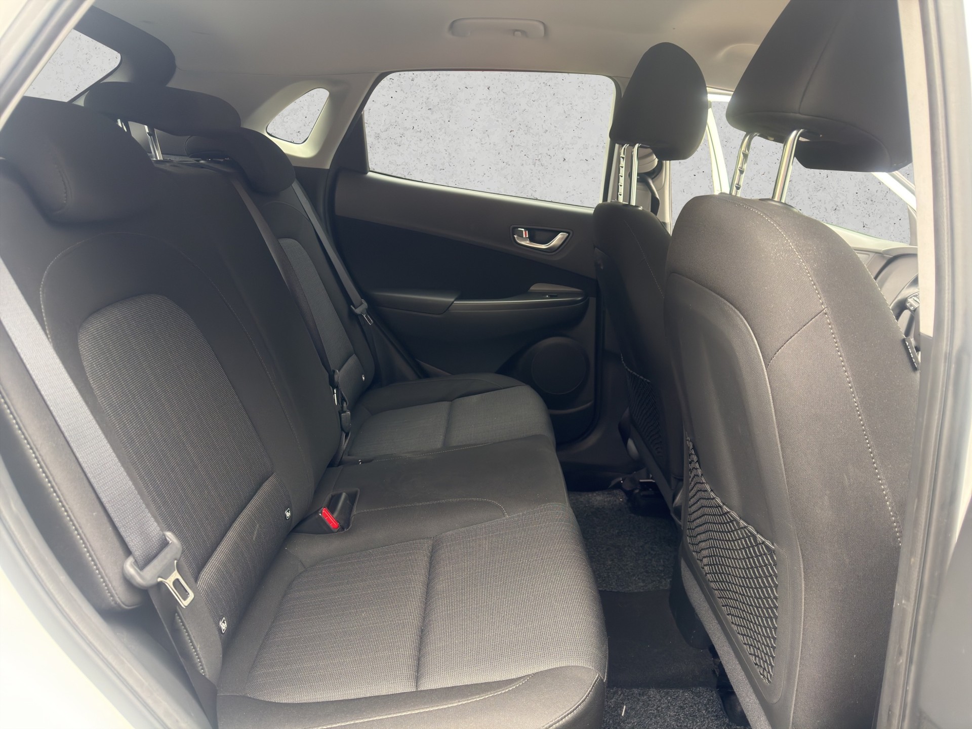 HYUNDAI Kona 1.6 GDi Hybrid Amplia-image-10