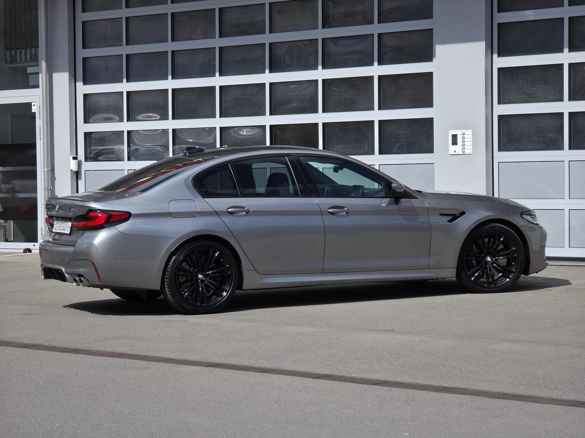BMW M5 xDrive Drivelogic *Facelift*-image-10