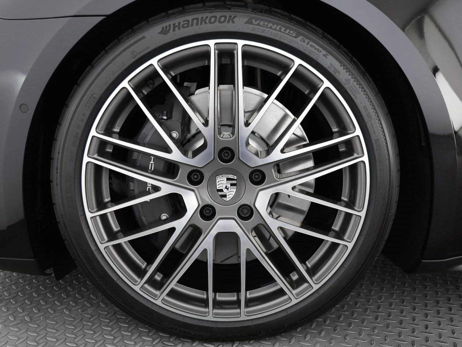 PORSCHE Panamera 4 E-Hybrid-image-7