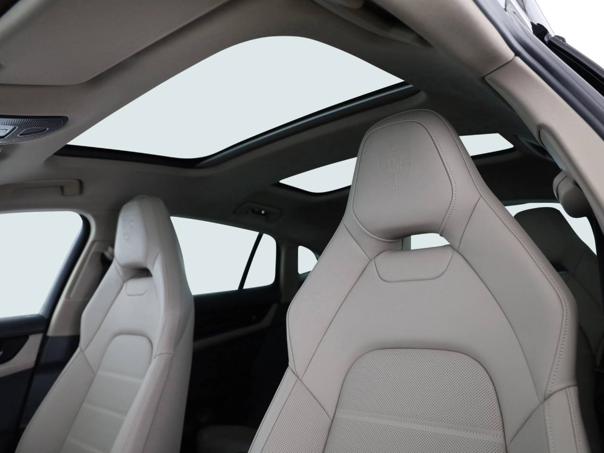 PORSCHE Panamera 4 E-Hybrid-image-4
