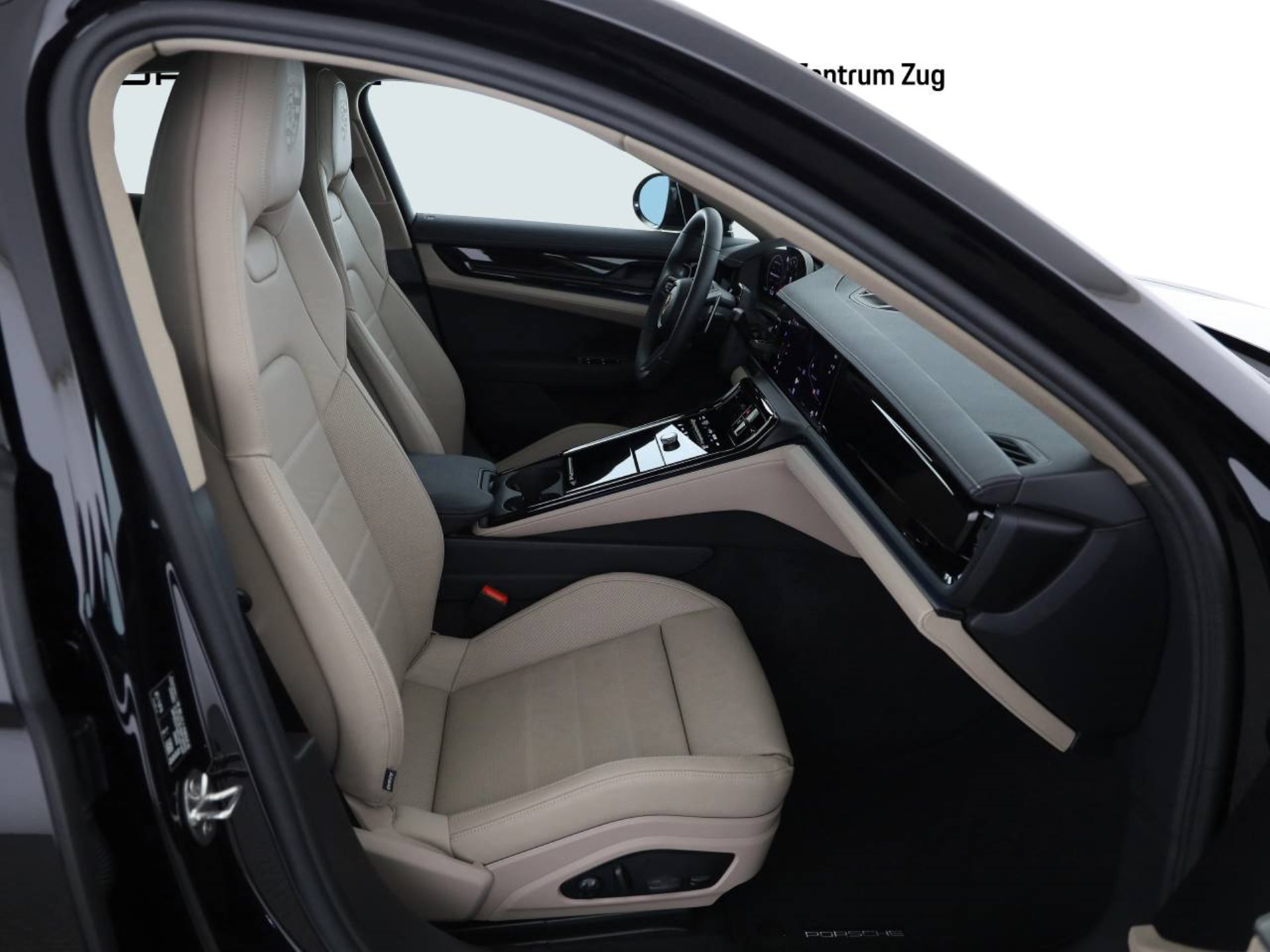 PORSCHE Panamera 4 E-Hybrid-image-11