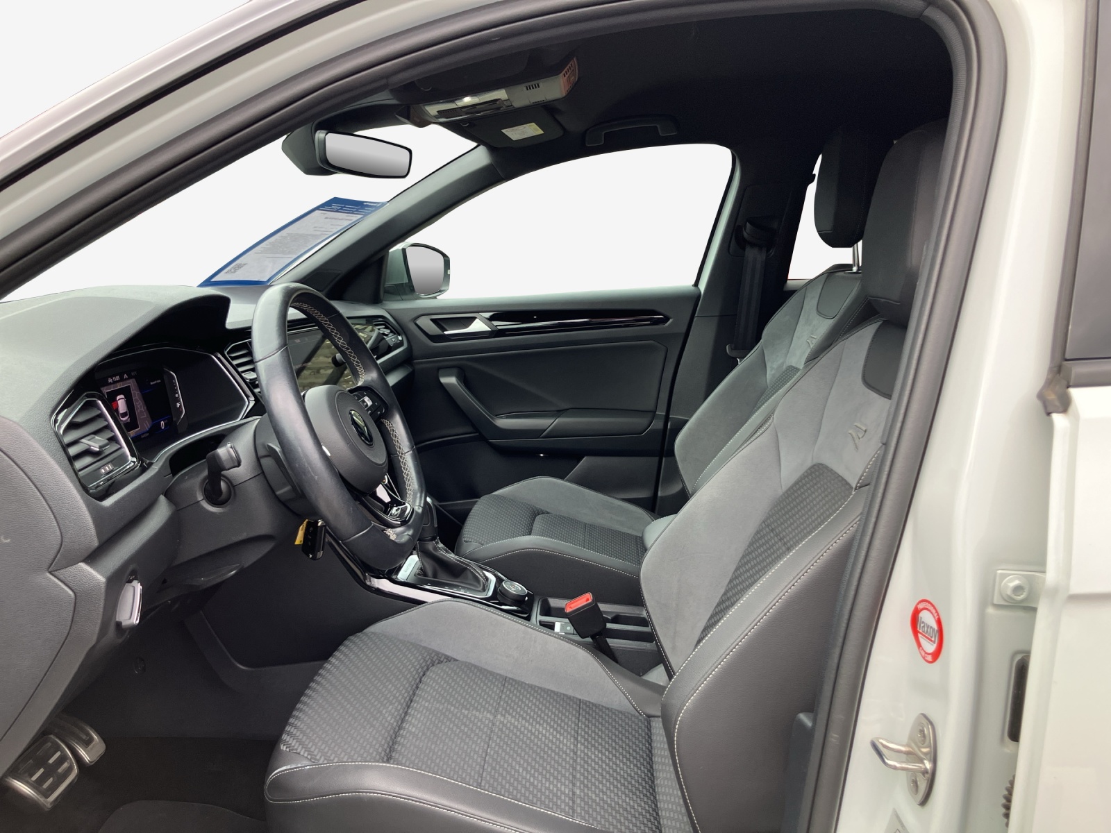 VW T-Roc 2.0 TSI R DSG 4Motion-image-7