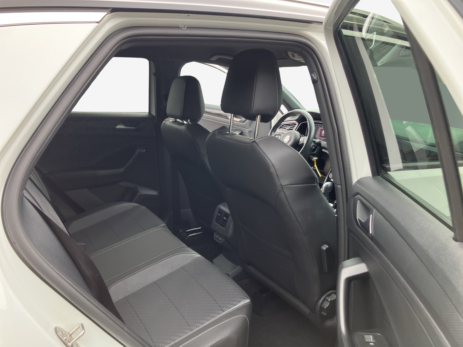VW T-Roc 2.0 TSI R DSG 4Motion-image-12