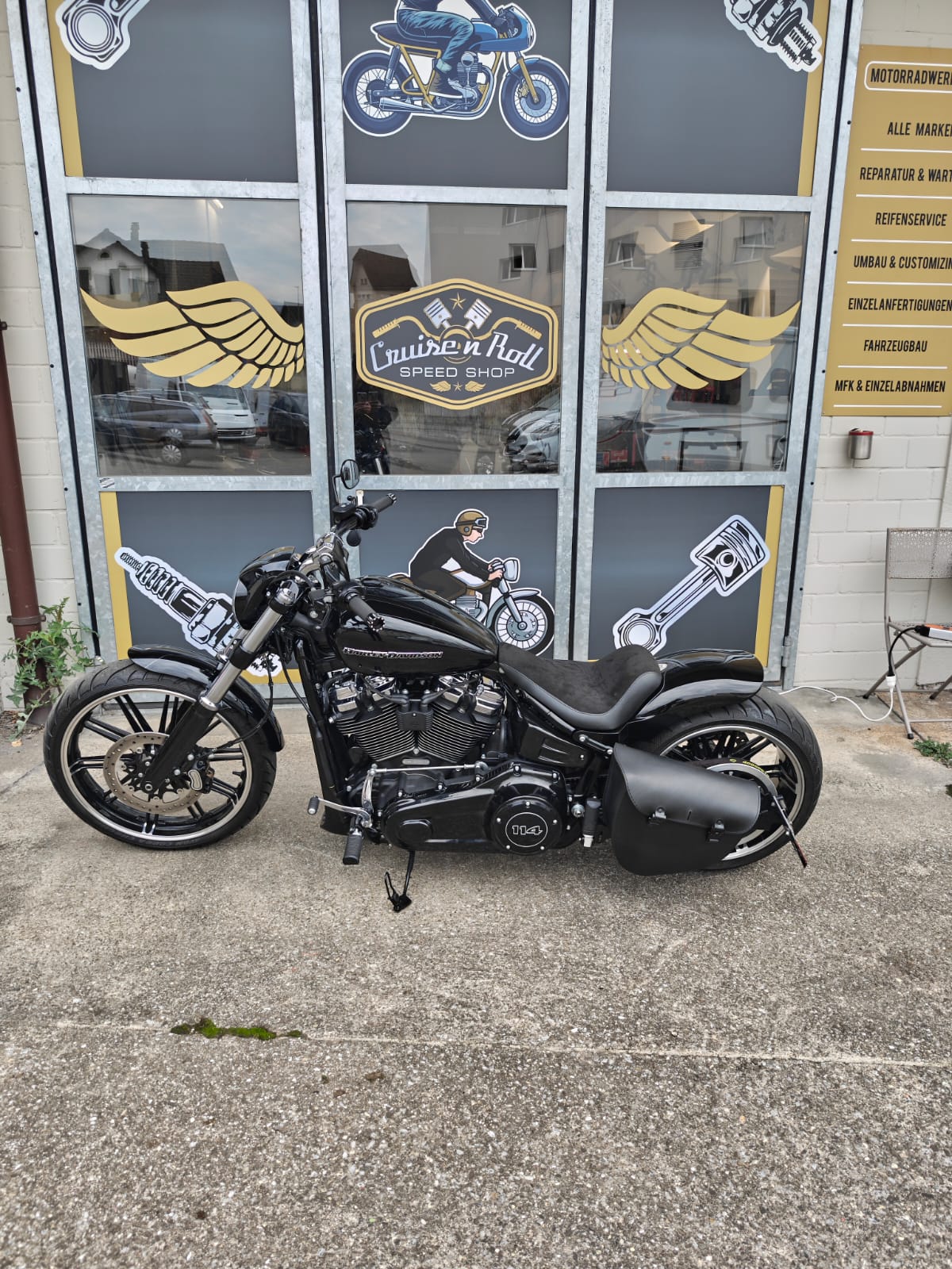 HARLEY-DAVIDSON FXBRS Breakout 114 ABS-image-1