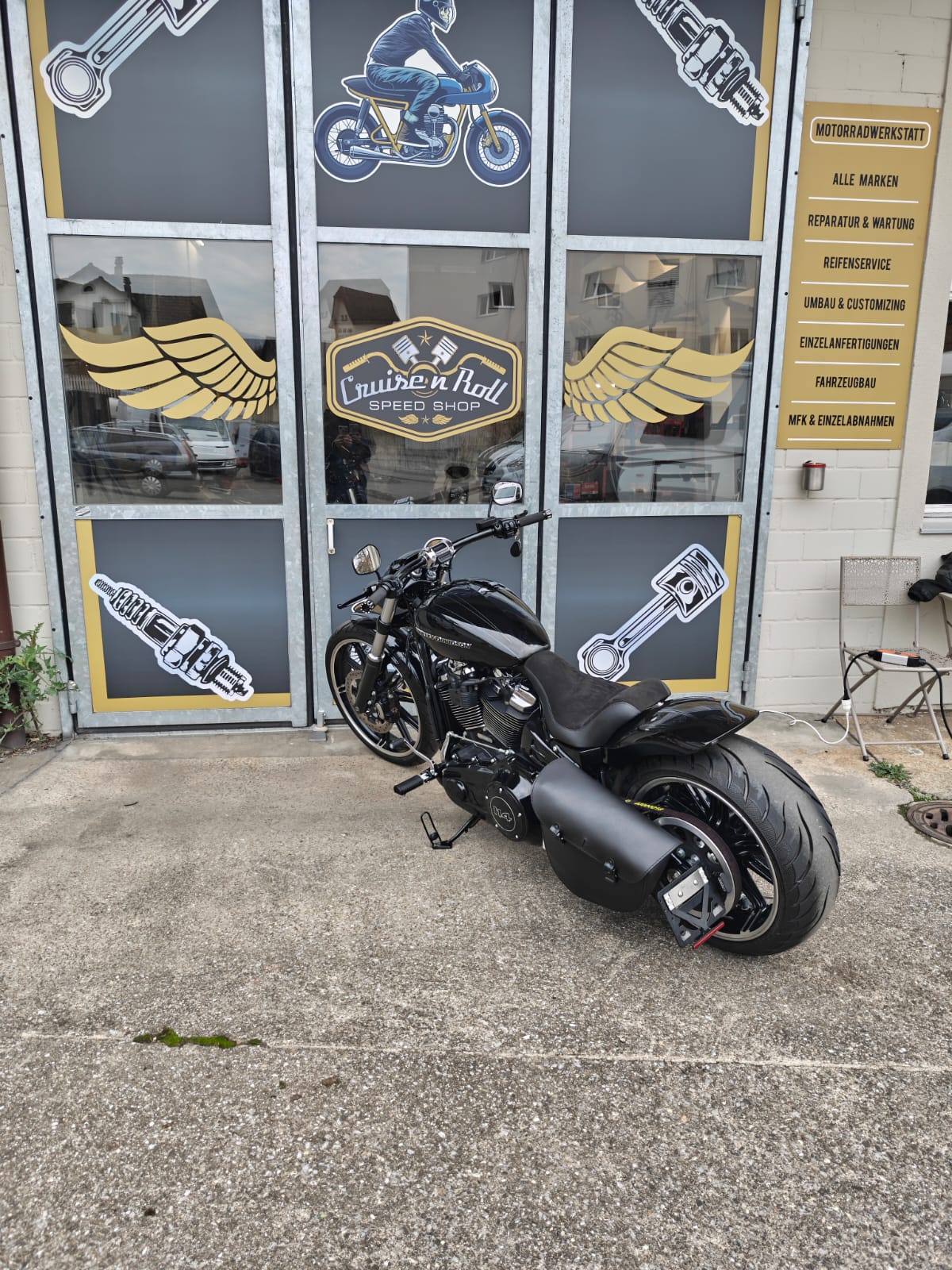 HARLEY-DAVIDSON FXBRS Breakout 114 ABS-image-2