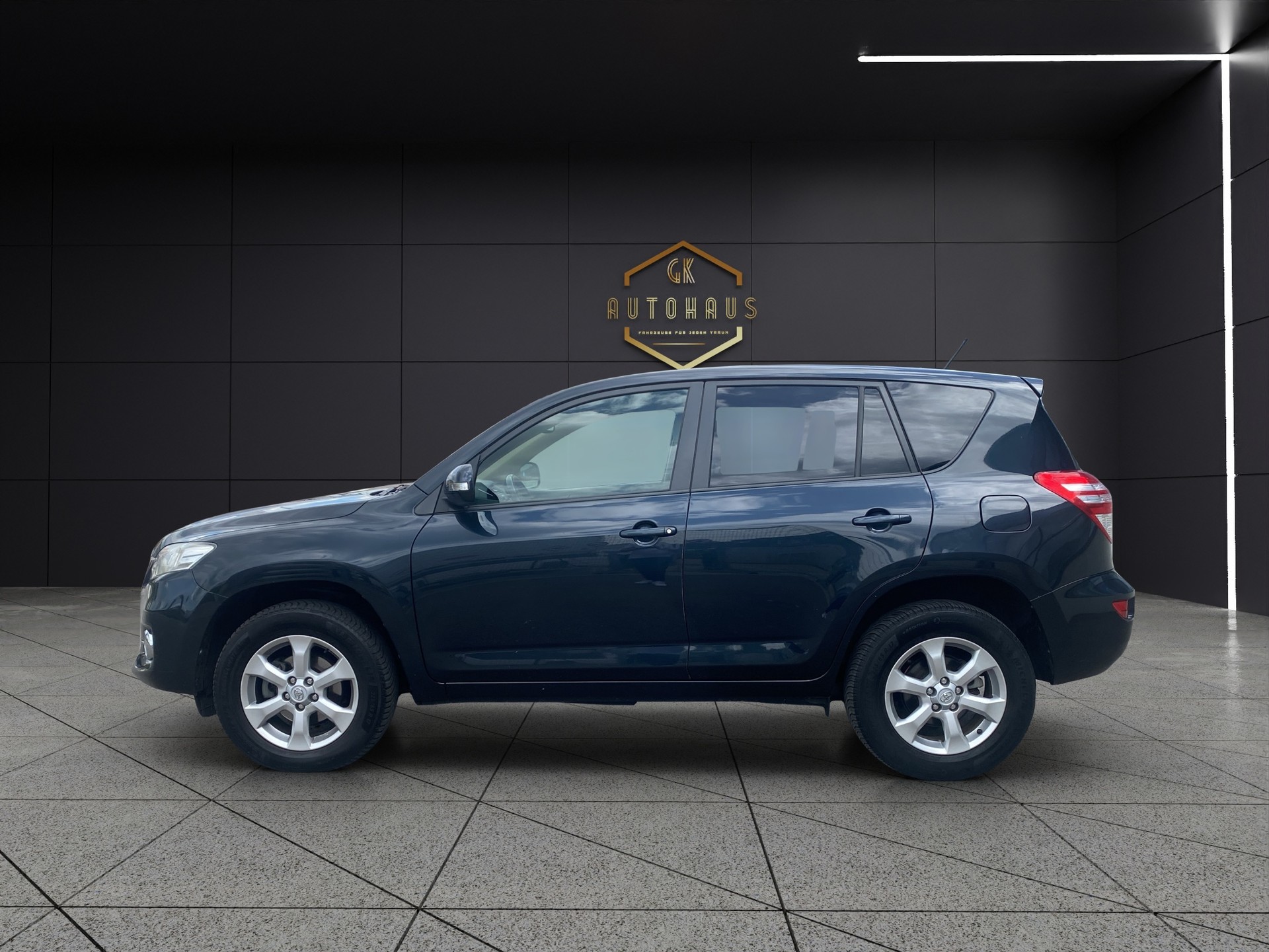 TOYOTA RAV-4 2.2D-4D Linea Sol-image-1