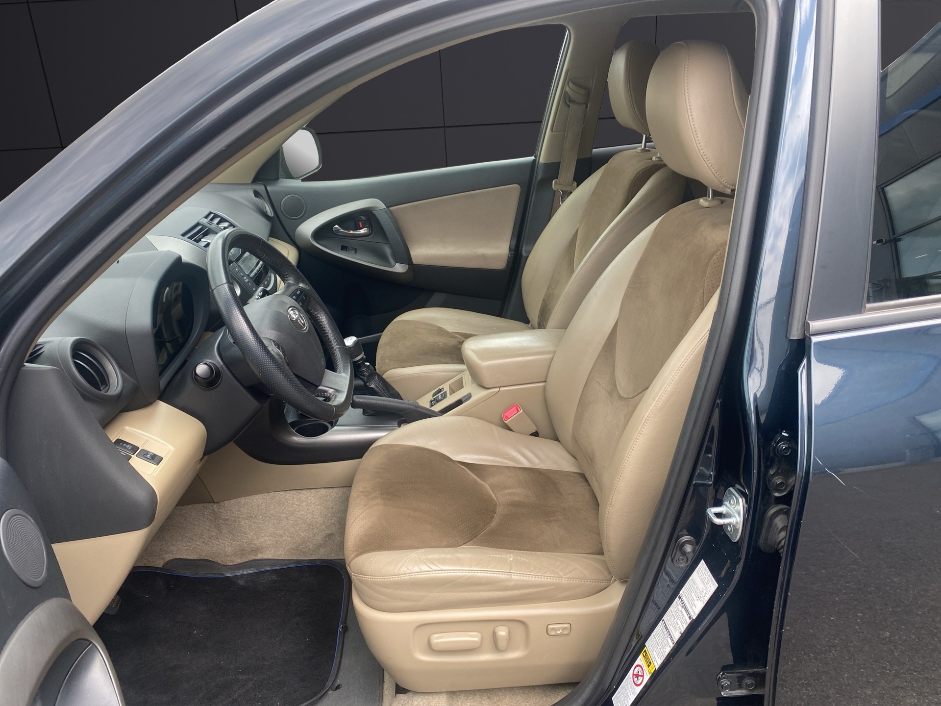 TOYOTA RAV-4 2.2D-4D Linea Sol-image-8