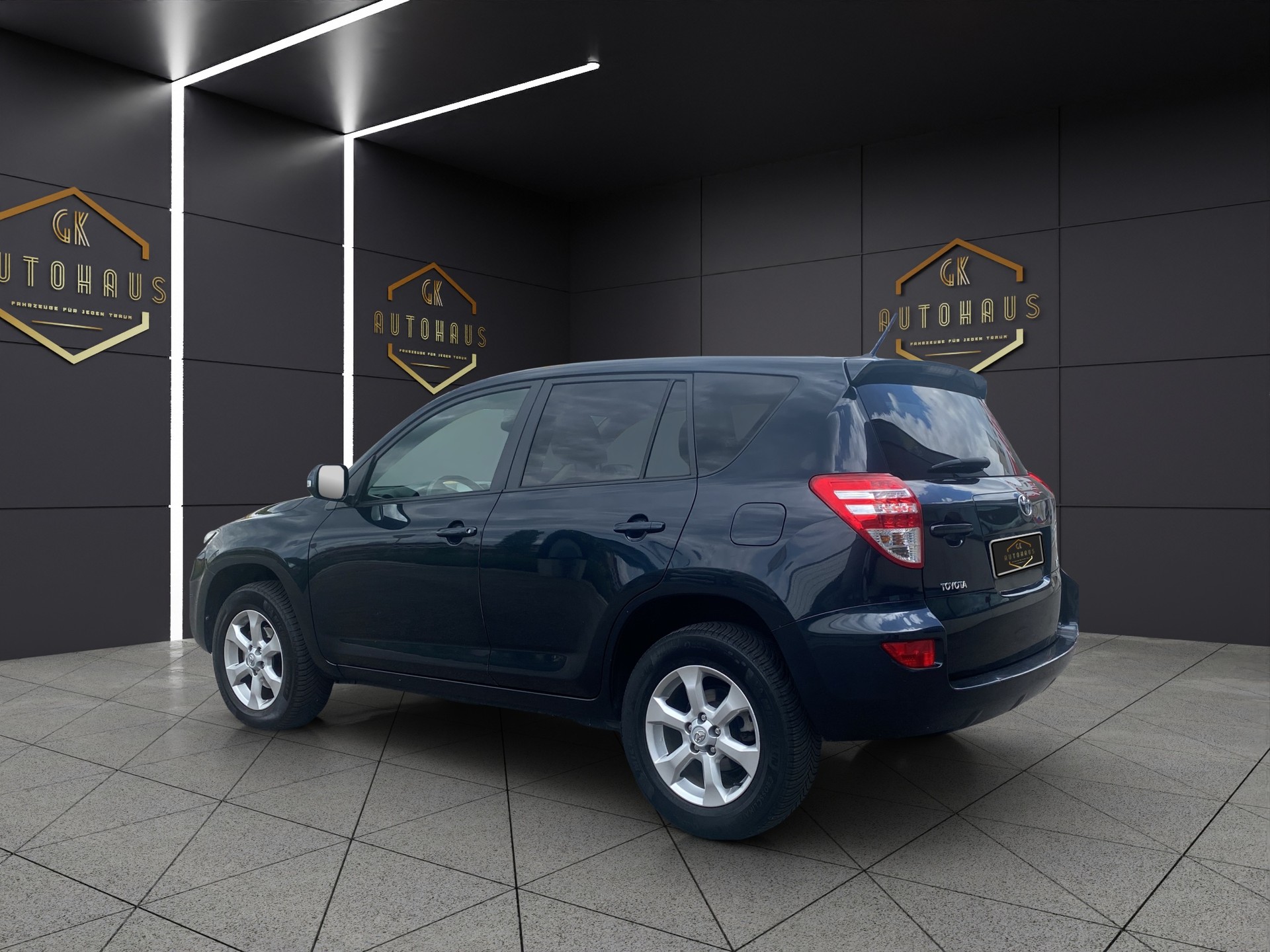 TOYOTA RAV-4 2.2D-4D Linea Sol-image-2