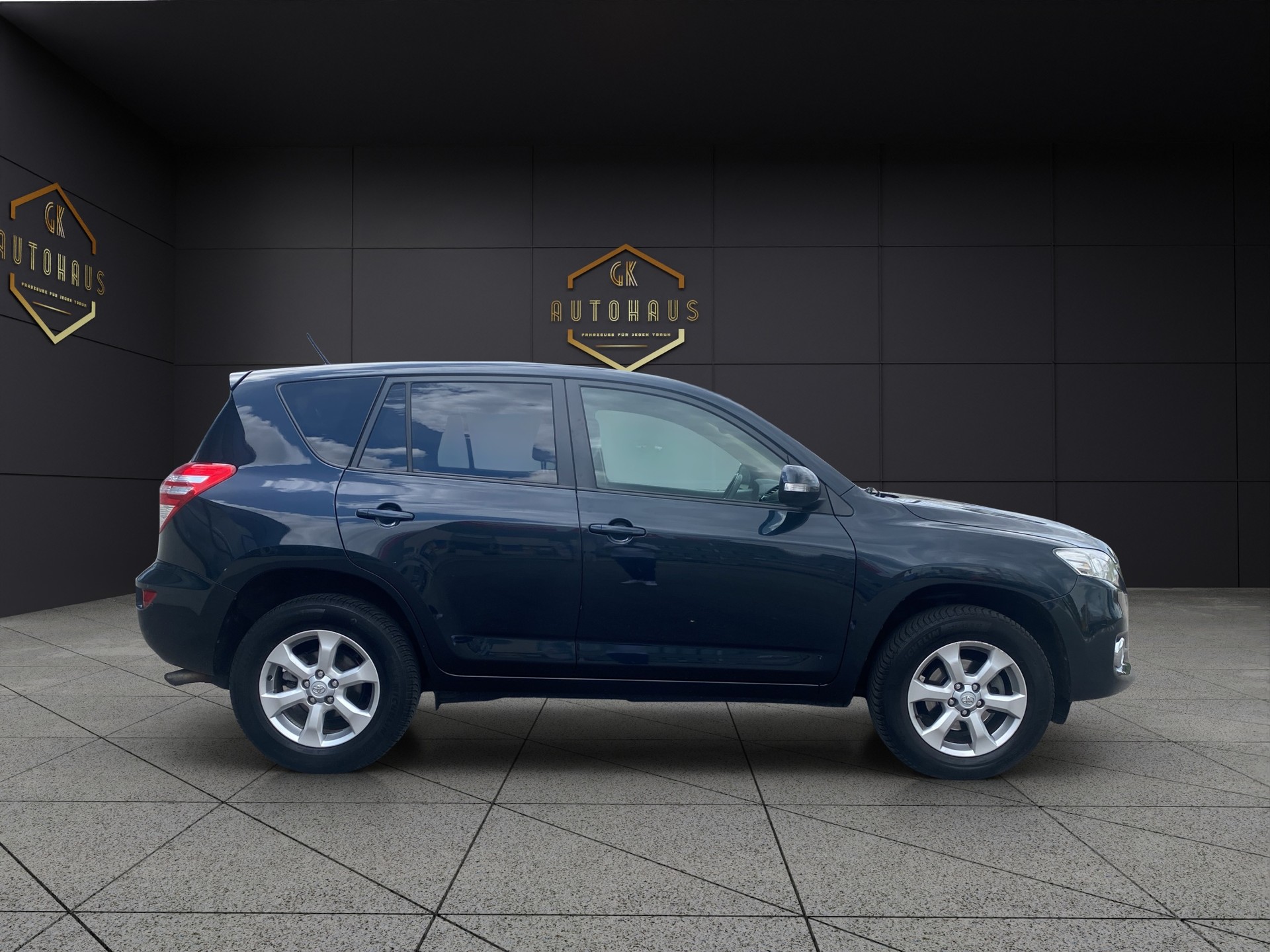 TOYOTA RAV-4 2.2D-4D Linea Sol-image-5
