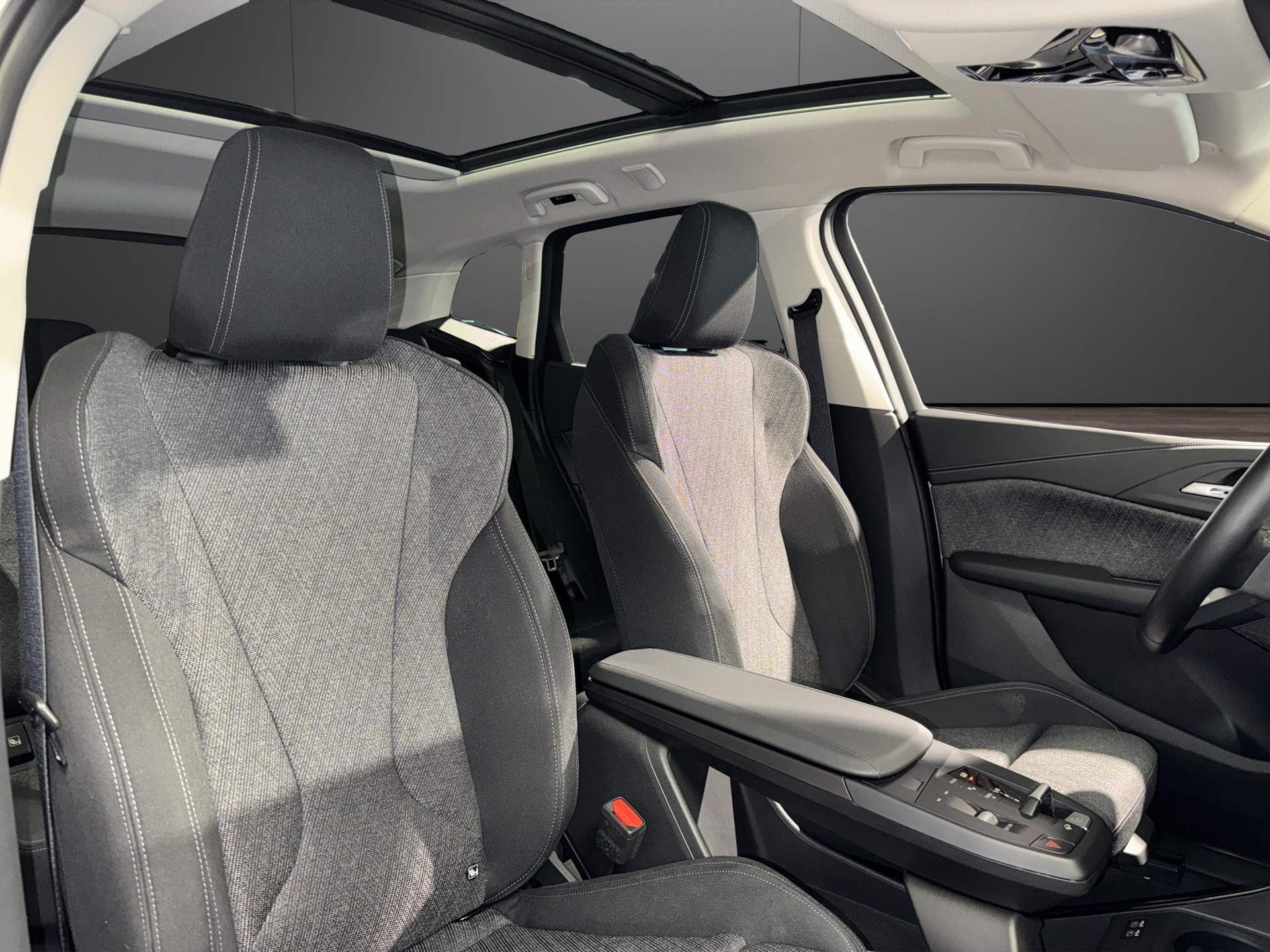 BMW 223d xDrive Active Tourer-image-17