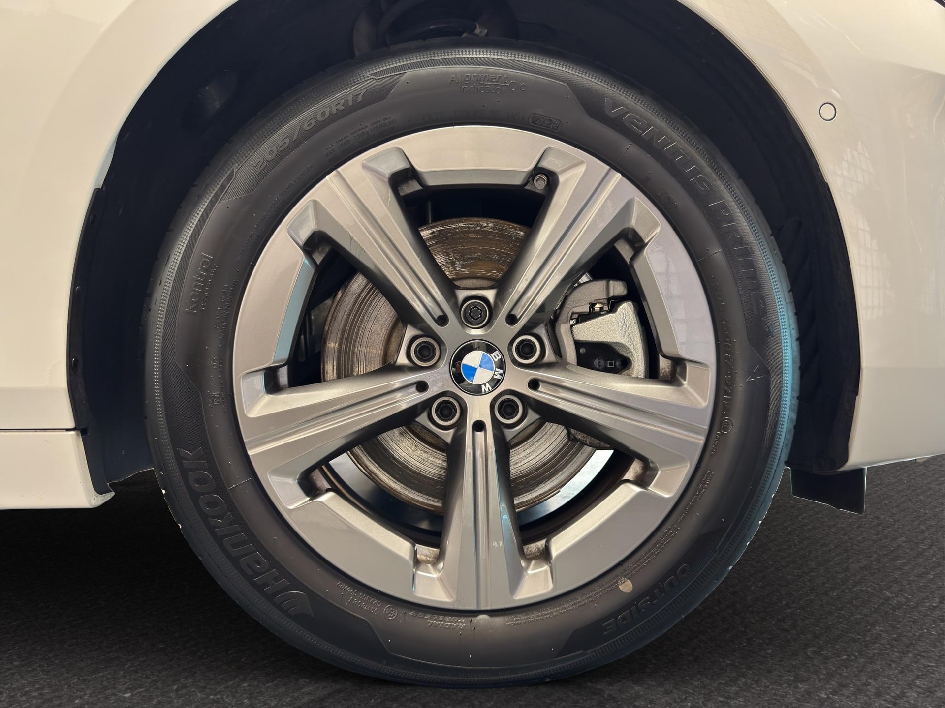 BMW 223d xDrive Active Tourer-image-14