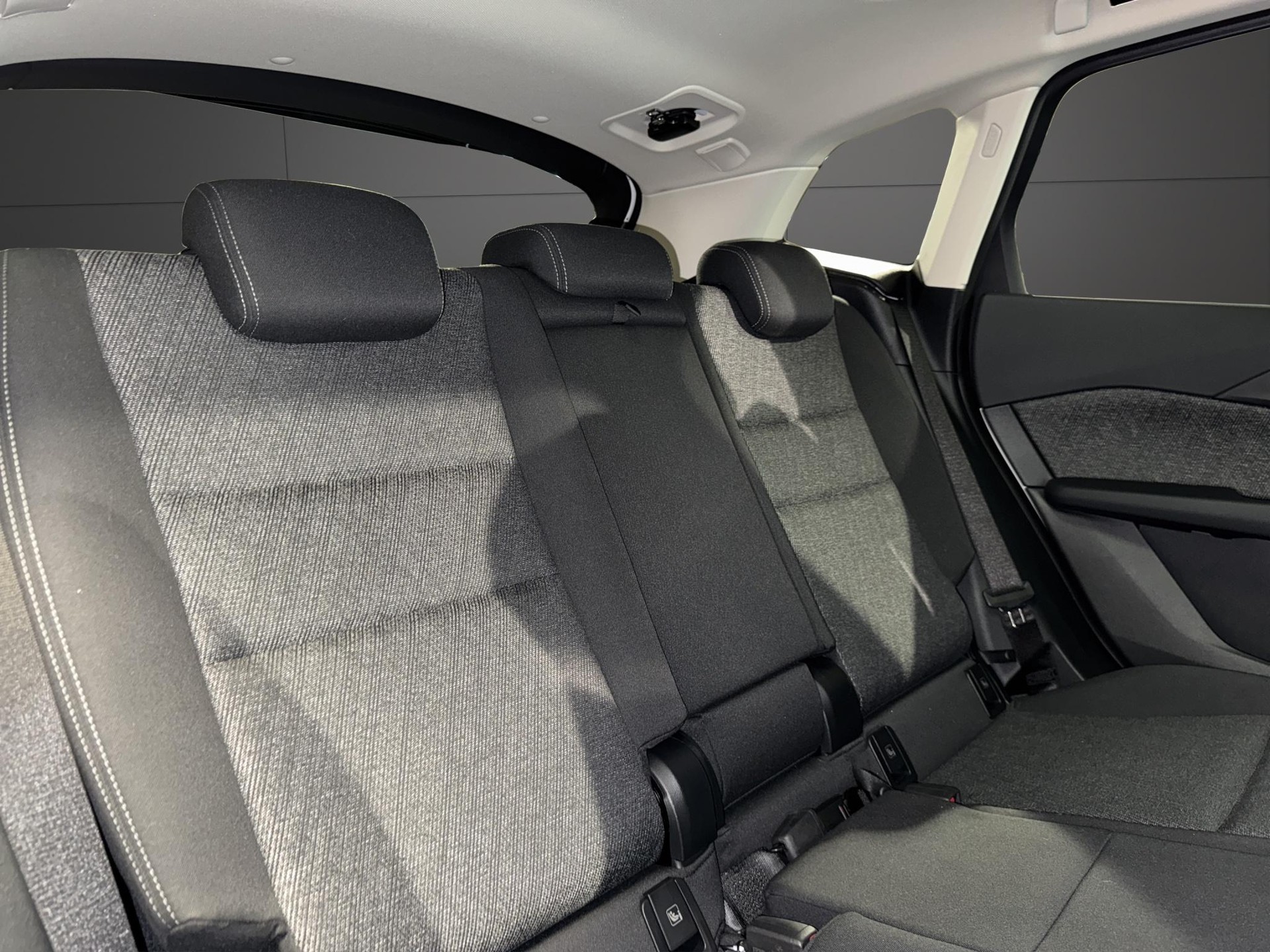 BMW 223d xDrive Active Tourer-image-16
