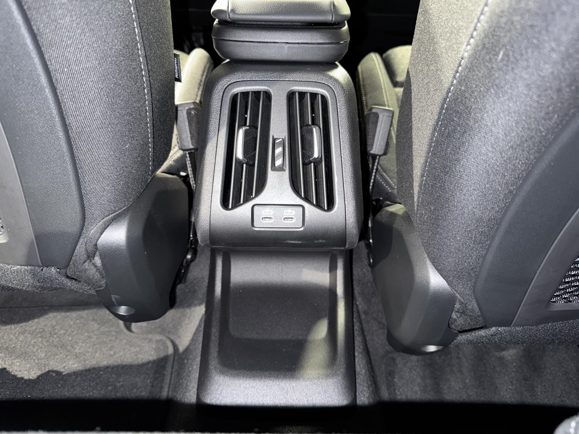 BMW 223d xDrive Active Tourer-image-9