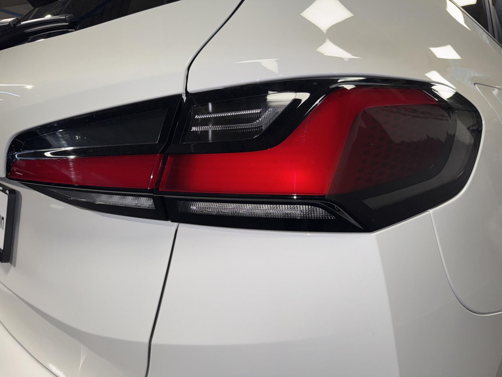 BMW 223d xDrive Active Tourer-image-5