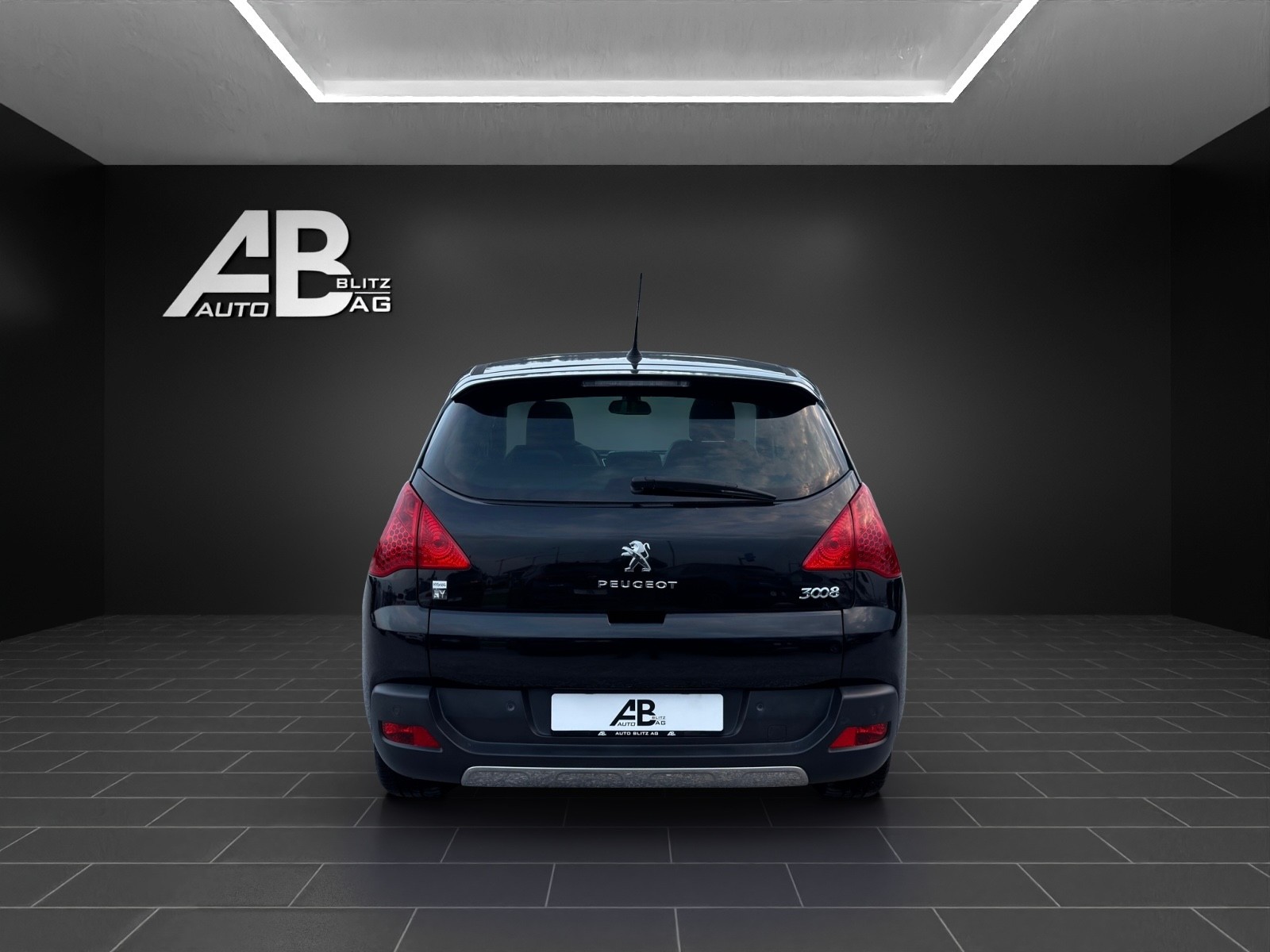 PEUGEOT 3008 HYbrid4 2.0 HDI EGS6-image-3