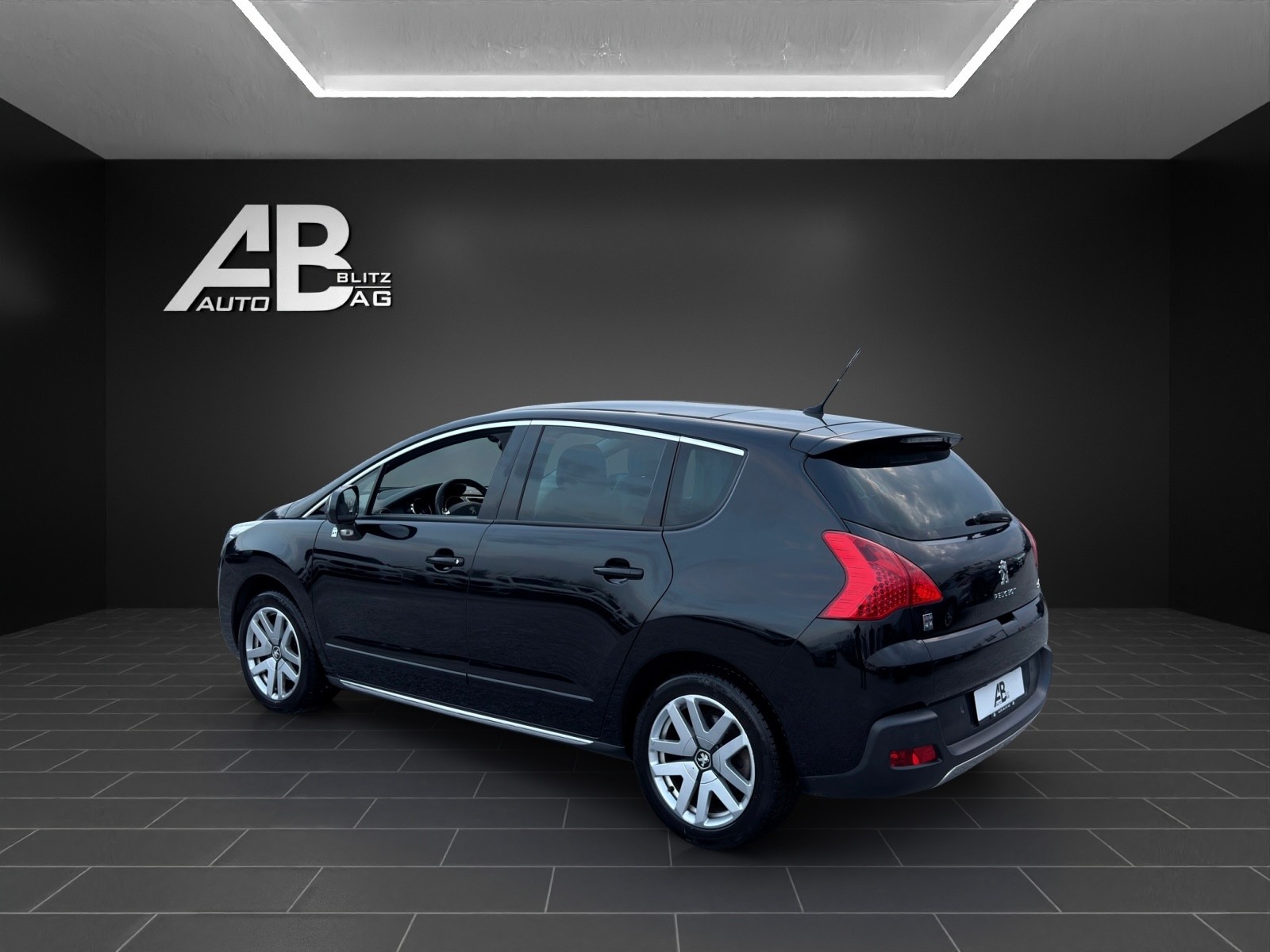 PEUGEOT 3008 HYbrid4 2.0 HDI EGS6-image-2