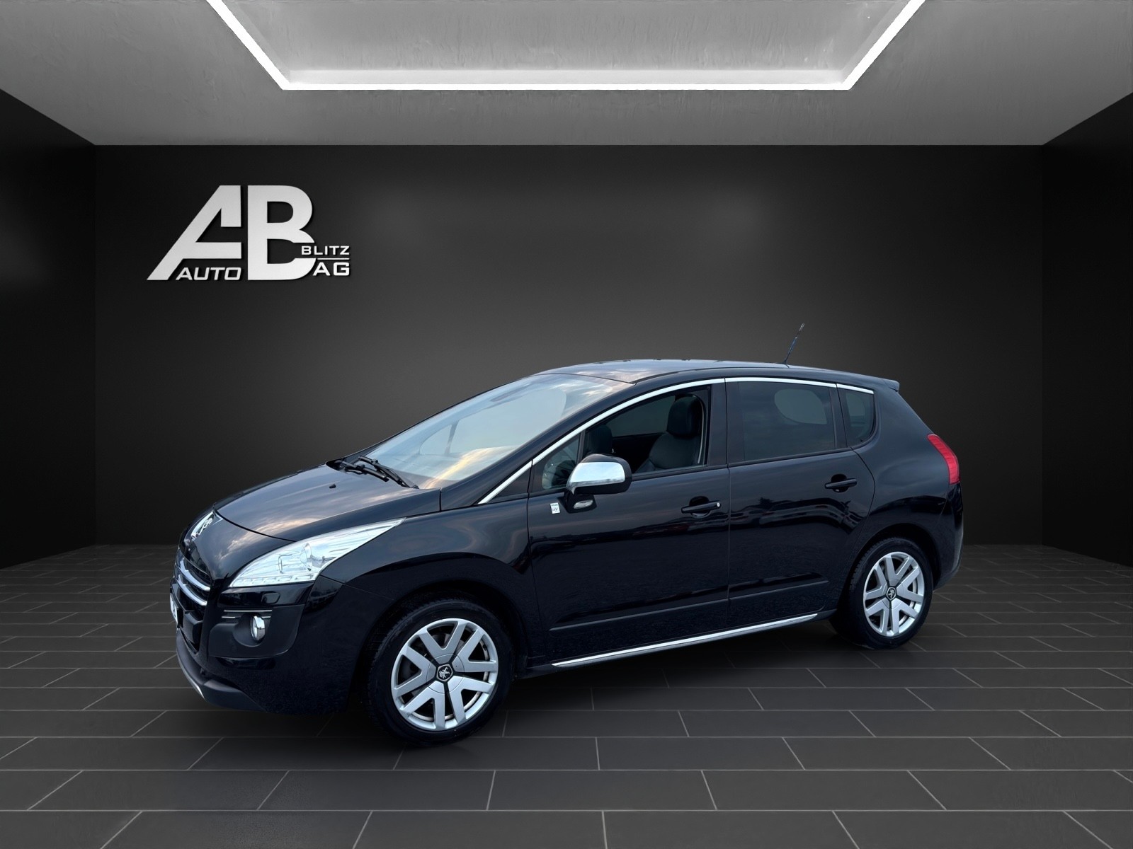 PEUGEOT 3008 HYbrid4 2.0 HDI EGS6-image-1