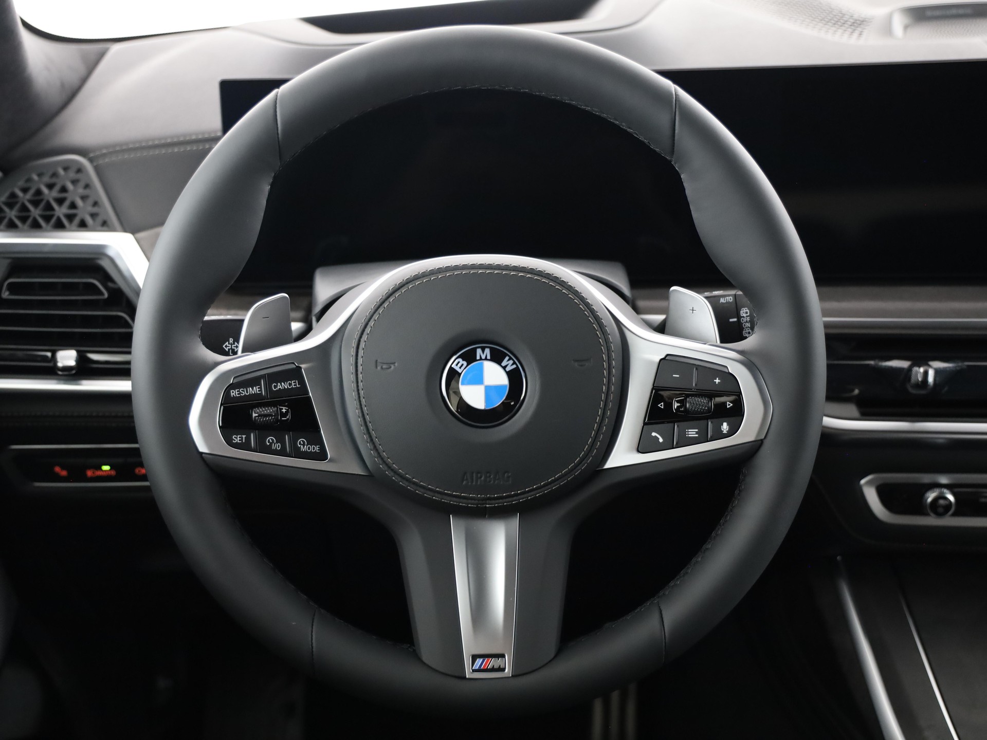 BMW X7 40i xDrive-image-22