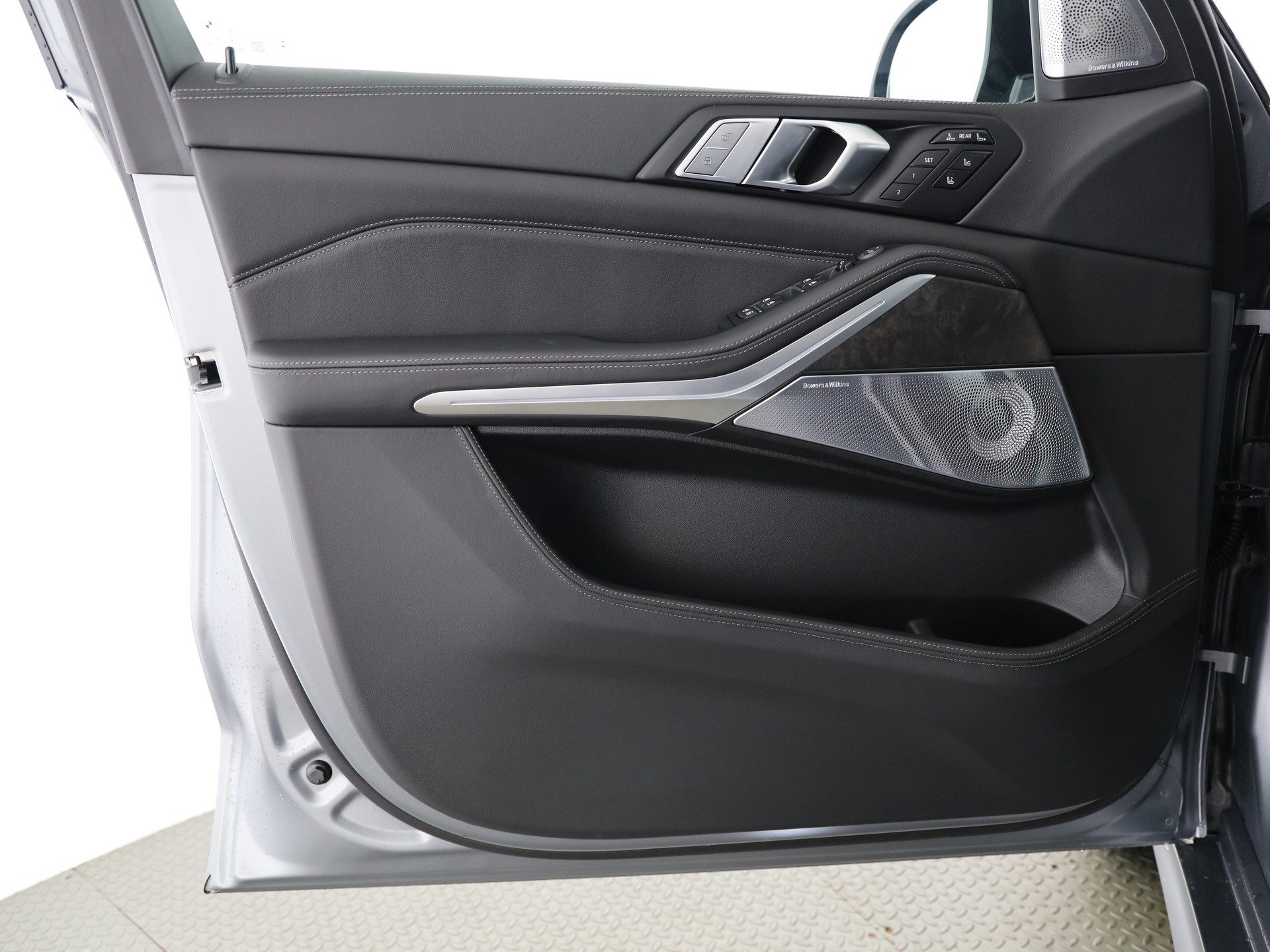 BMW X7 40i xDrive-image-18