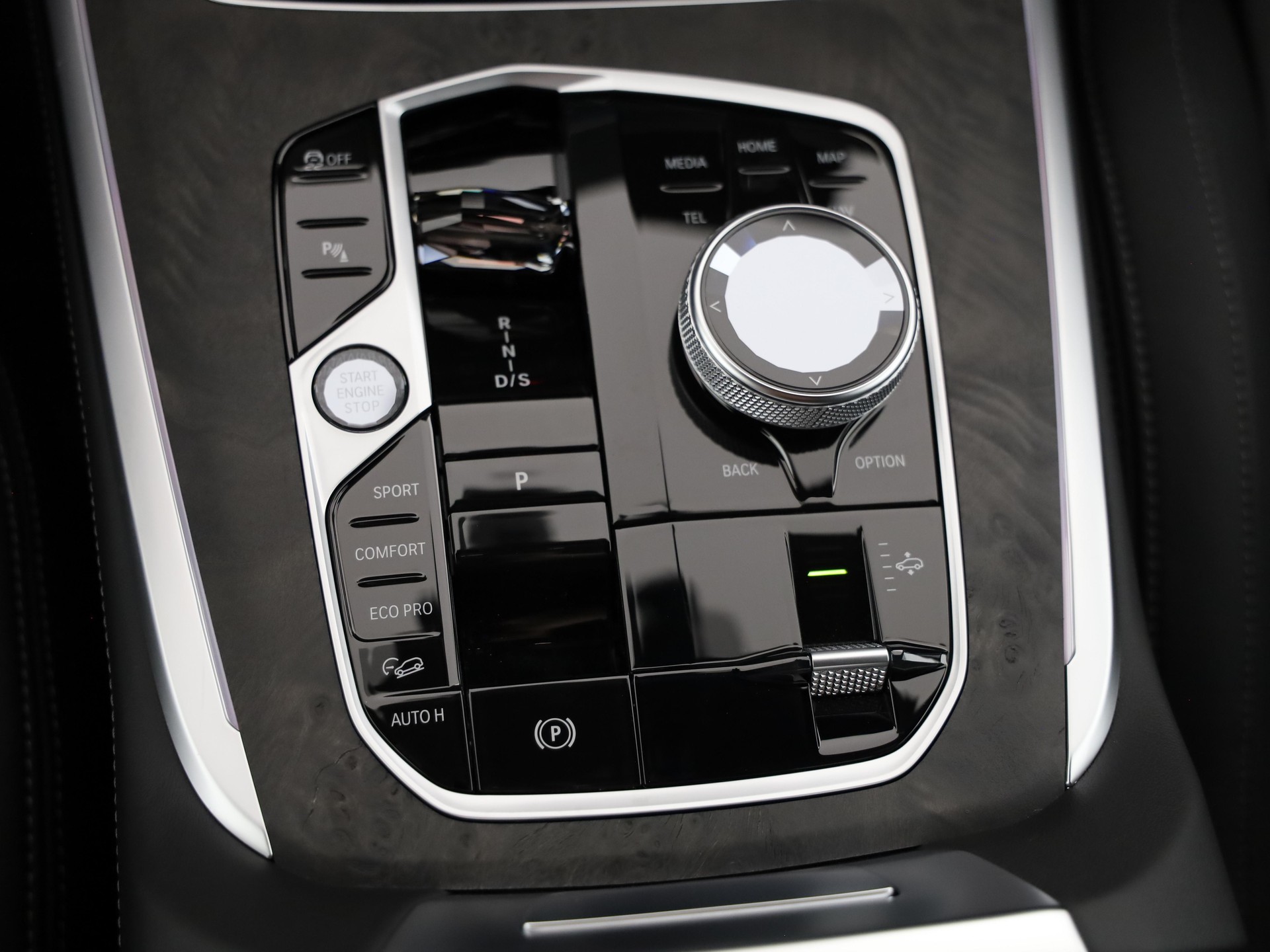 BMW X7 40i xDrive-image-10