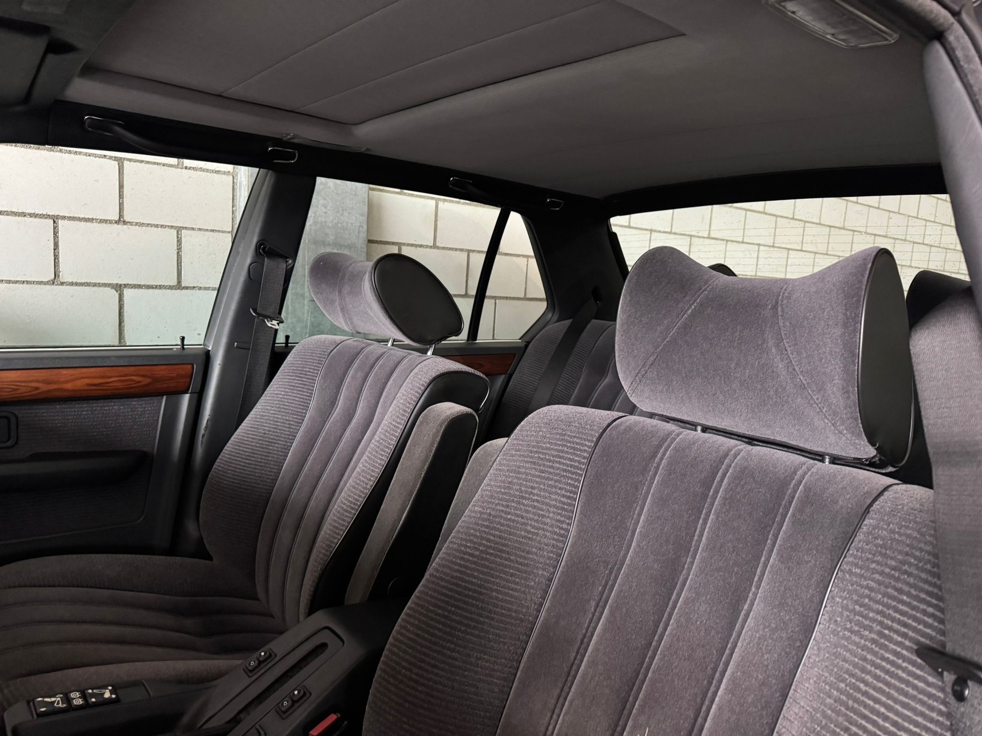 BMW 745i A-image-6