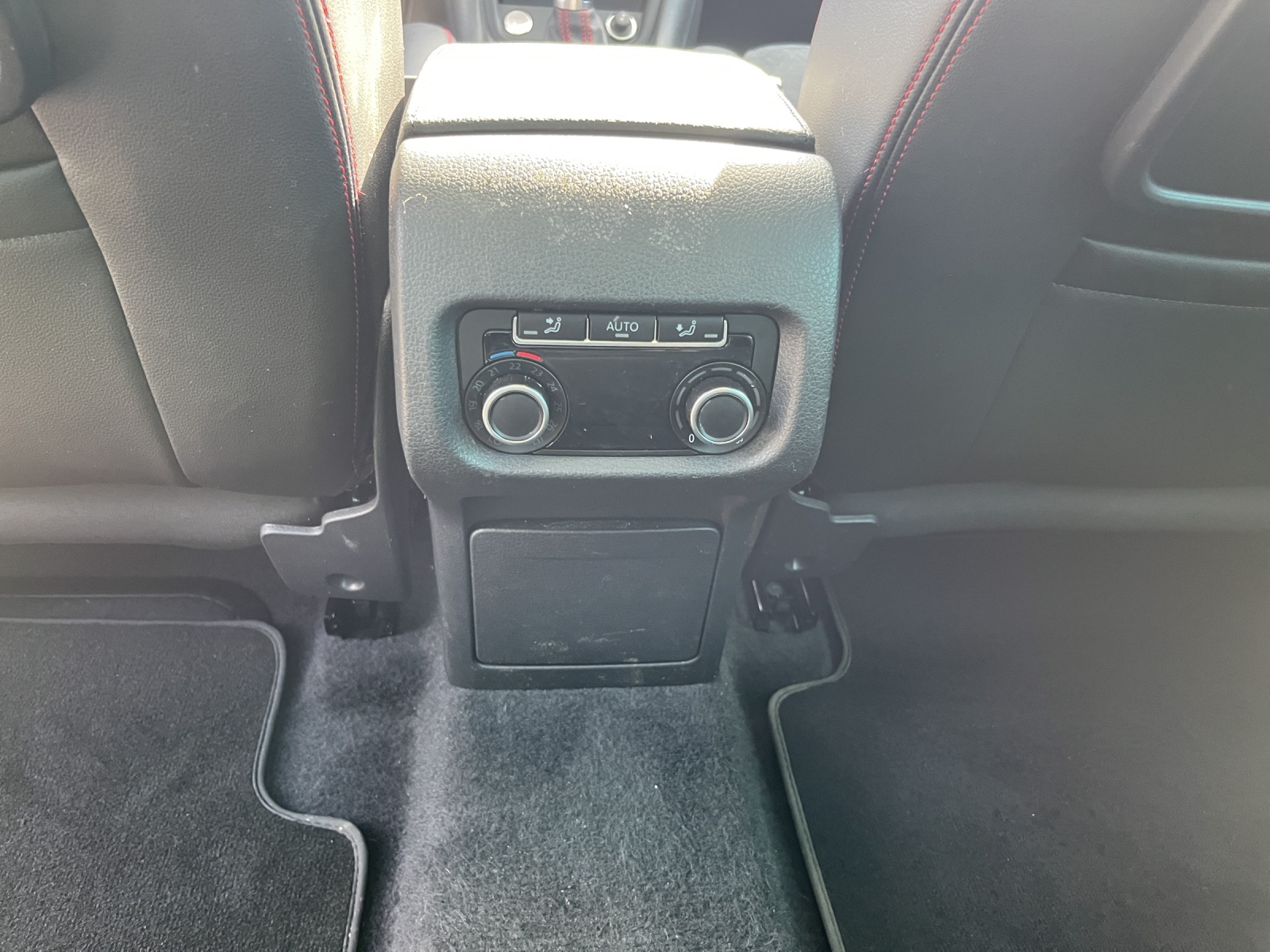 SEAT Alhambra 1.4 TSI DSG Hola FR-image-10