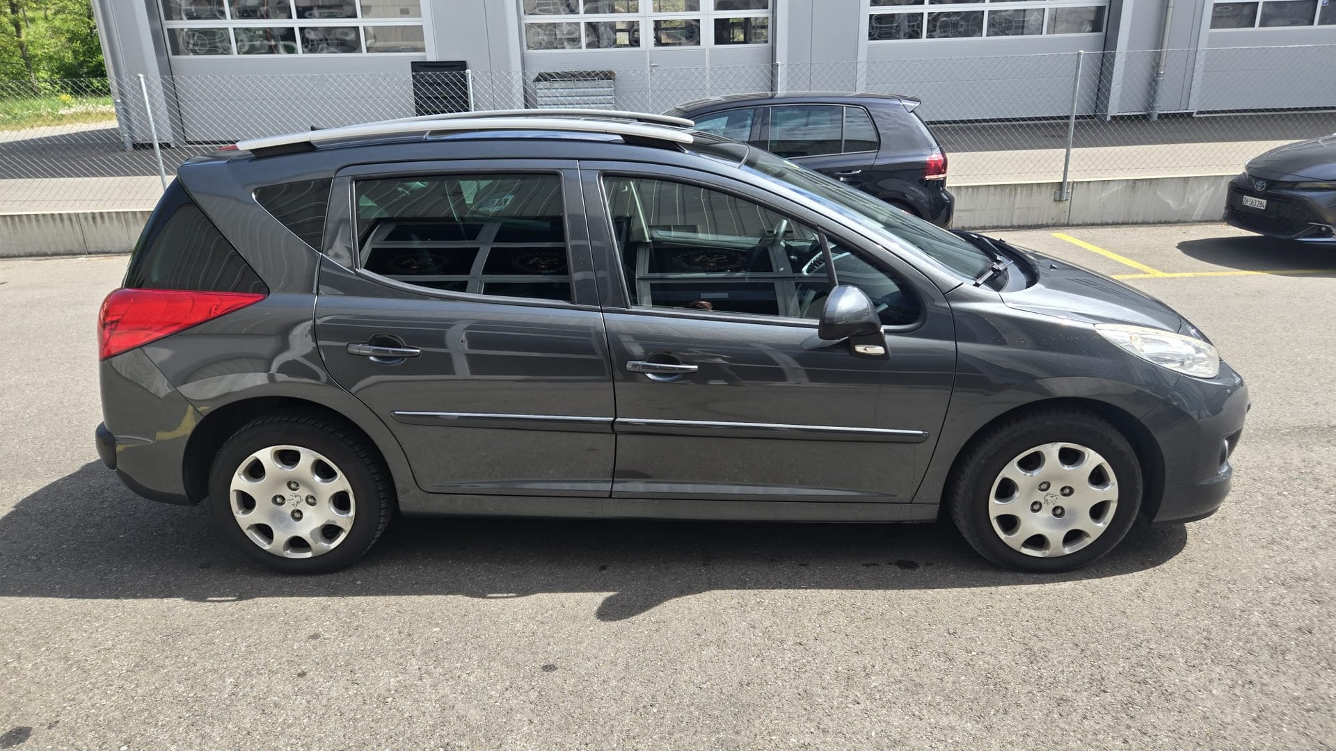 PEUGEOT 207 SW 1.6 16V Trendy Clim-image-4