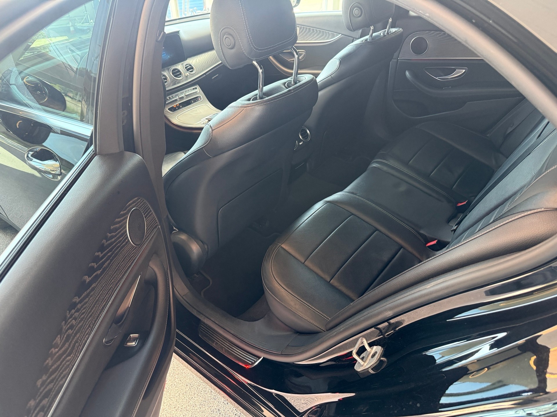 MERCEDES-BENZ E 200 4Matic Avantgarde 9G-Tronic-image-8