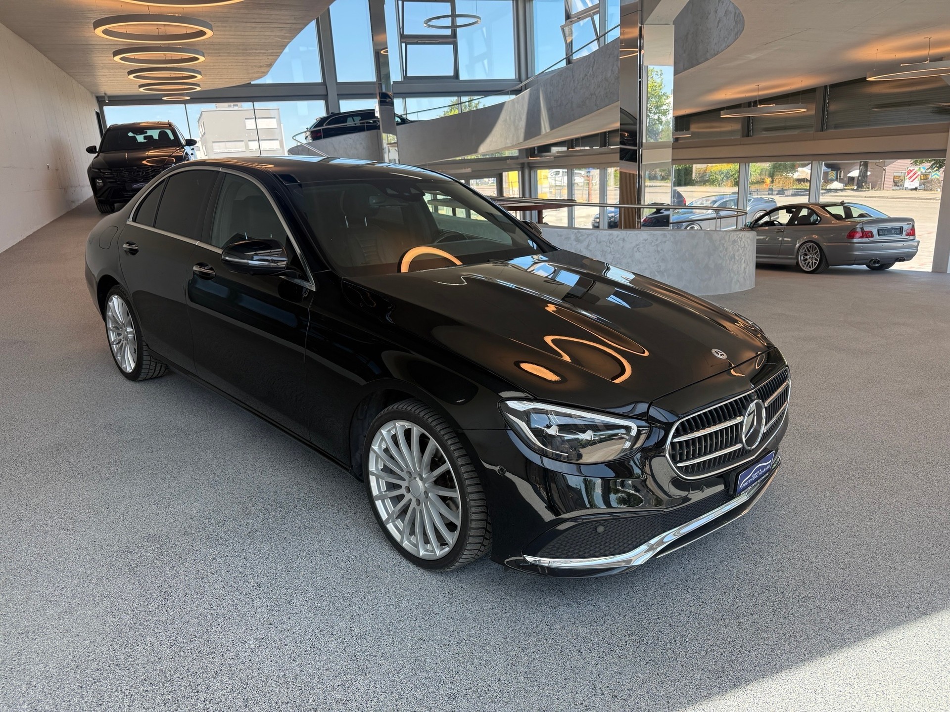 MERCEDES-BENZ E 200 4Matic Avantgarde 9G-Tronic-showroom-element-2