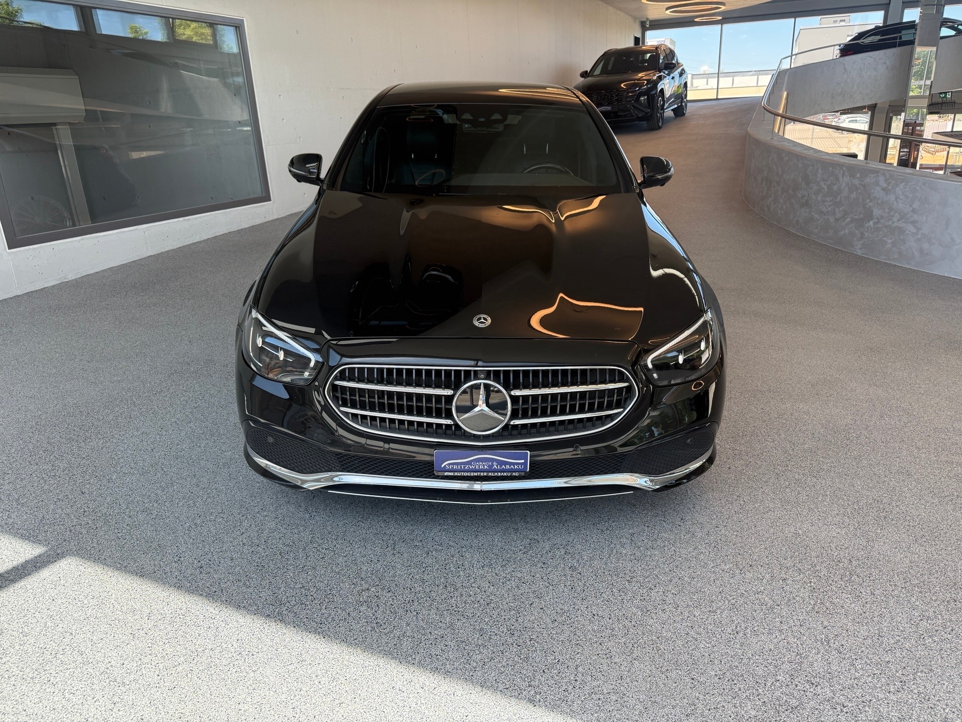 MERCEDES-BENZ E 200 4Matic Avantgarde 9G-Tronic-showroom-element-1