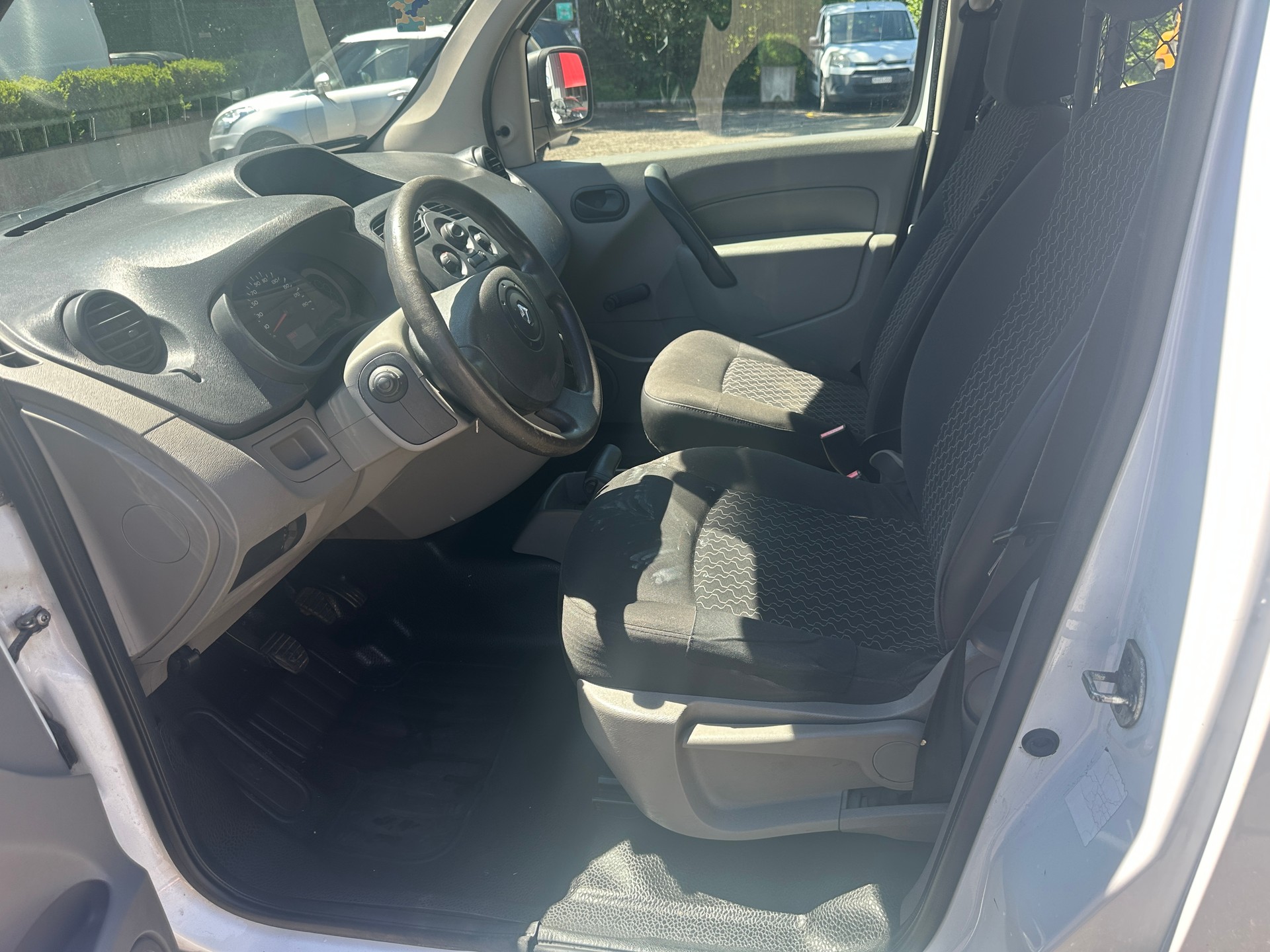 RENAULT Kangoo 1.6 105 Business-image-7