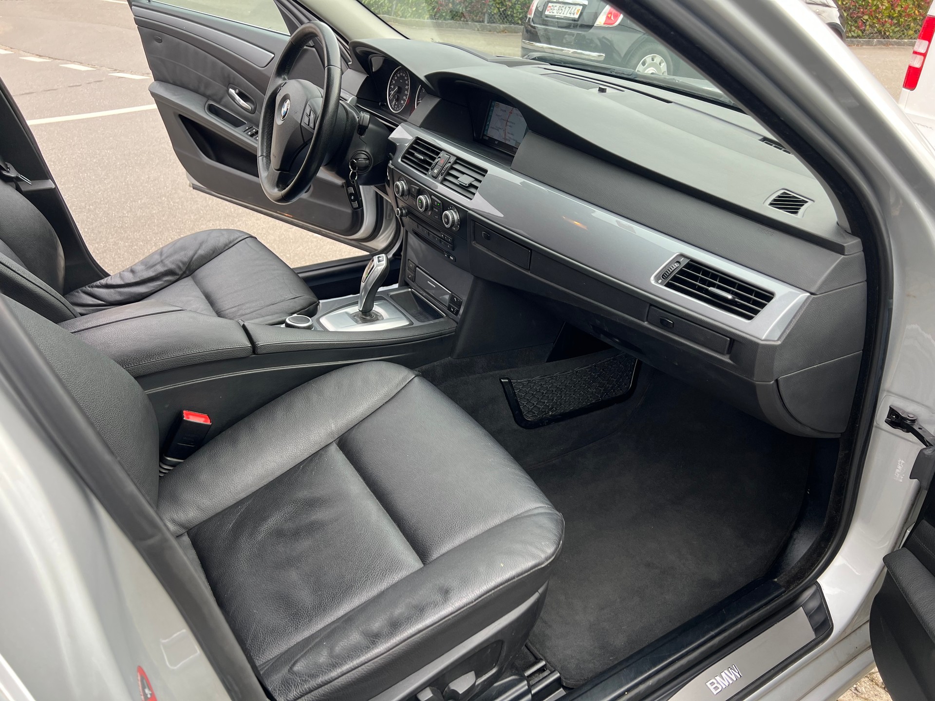 BMW 530xi Touring Steptronic-ab Mfk -Vollausstattung-image-7