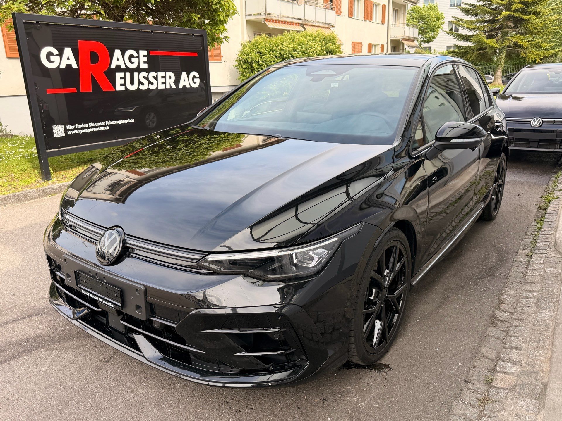 VW Golf 2.0 TSI 333 PS 4MOTION R BLACK EDITION *** AKRAPOVIC ABGAS & PANORAMAGLASDACH ***