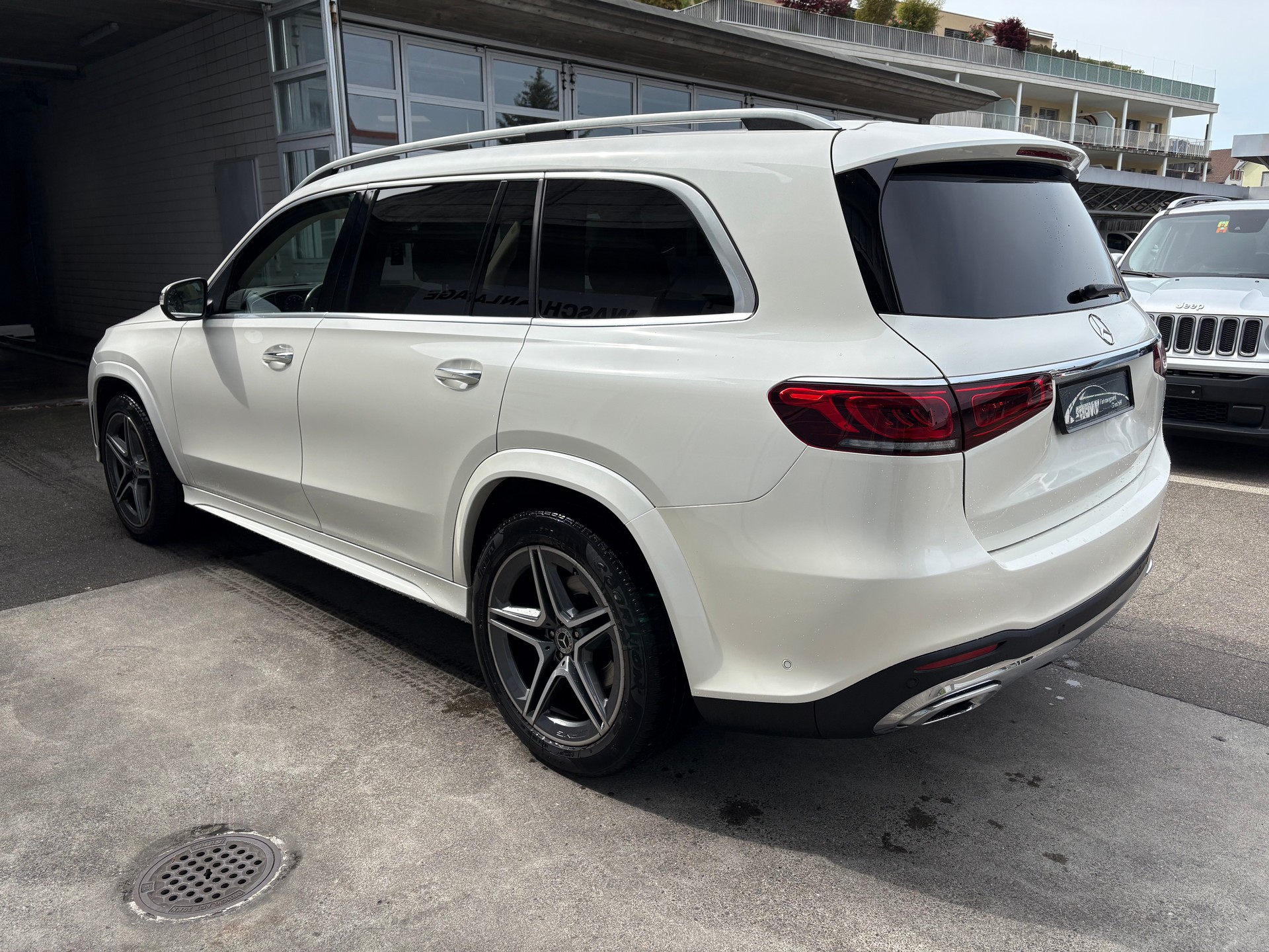 MERCEDES-BENZ GLS 400 d 4Matic AMG Line 9G-Tronic-image-6