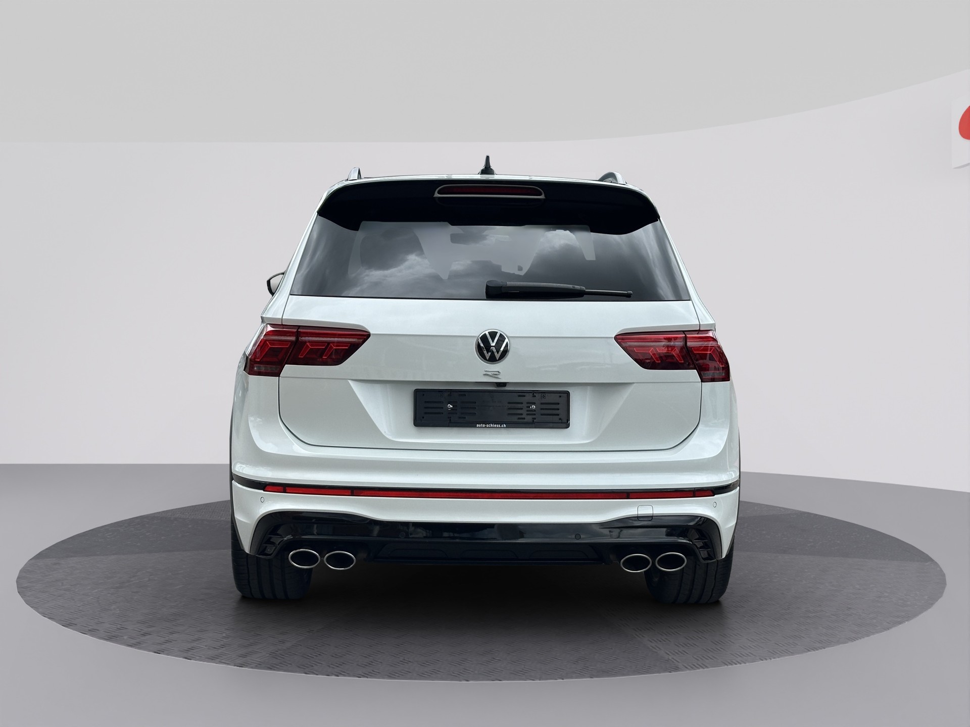 VW Tiguan 2.0TSI R 4Motion DSG-image-3